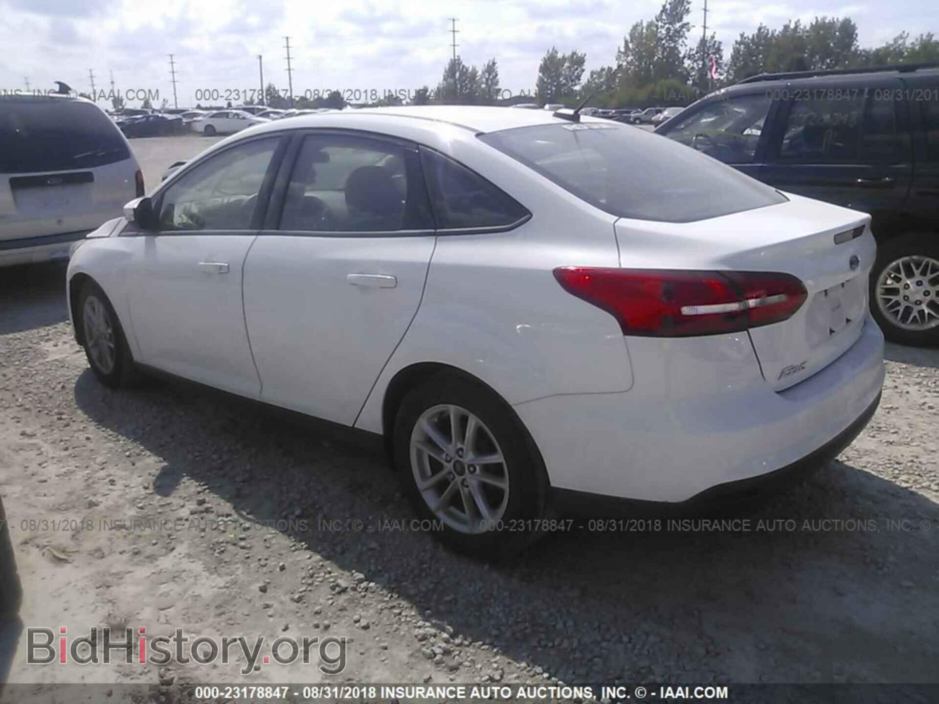 2016 Ford Focus - VIN: 1FADP3F20GL394461 - Photo 3