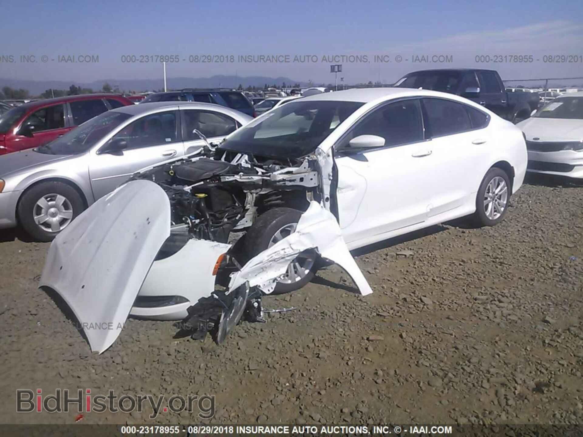 2016 Chrysler 200 - VIN: 1C3CCCAB6GN120182 - Фото 2