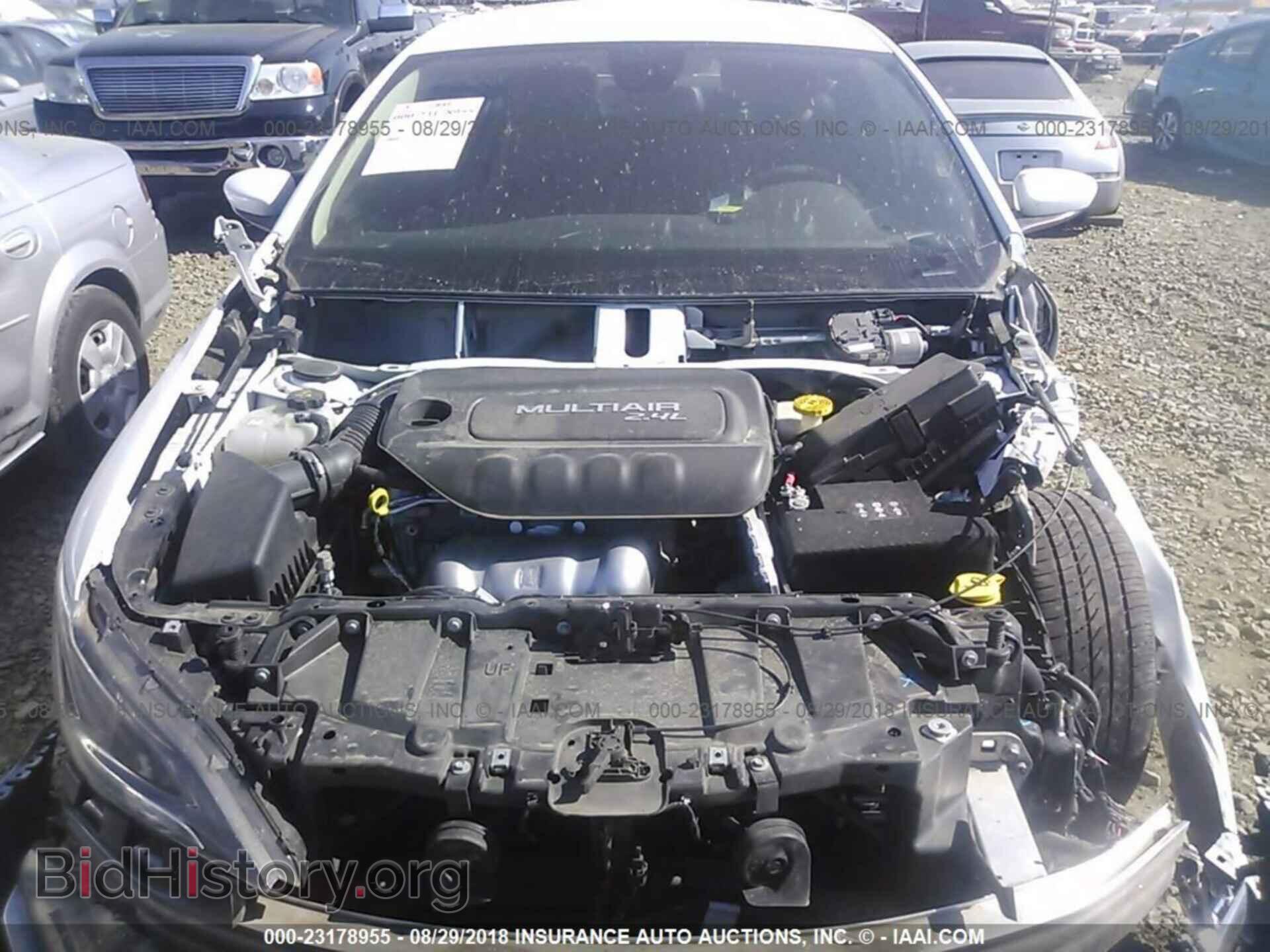 2016 Chrysler 200 - VIN: 1C3CCCAB6GN120182 - Фото 10
