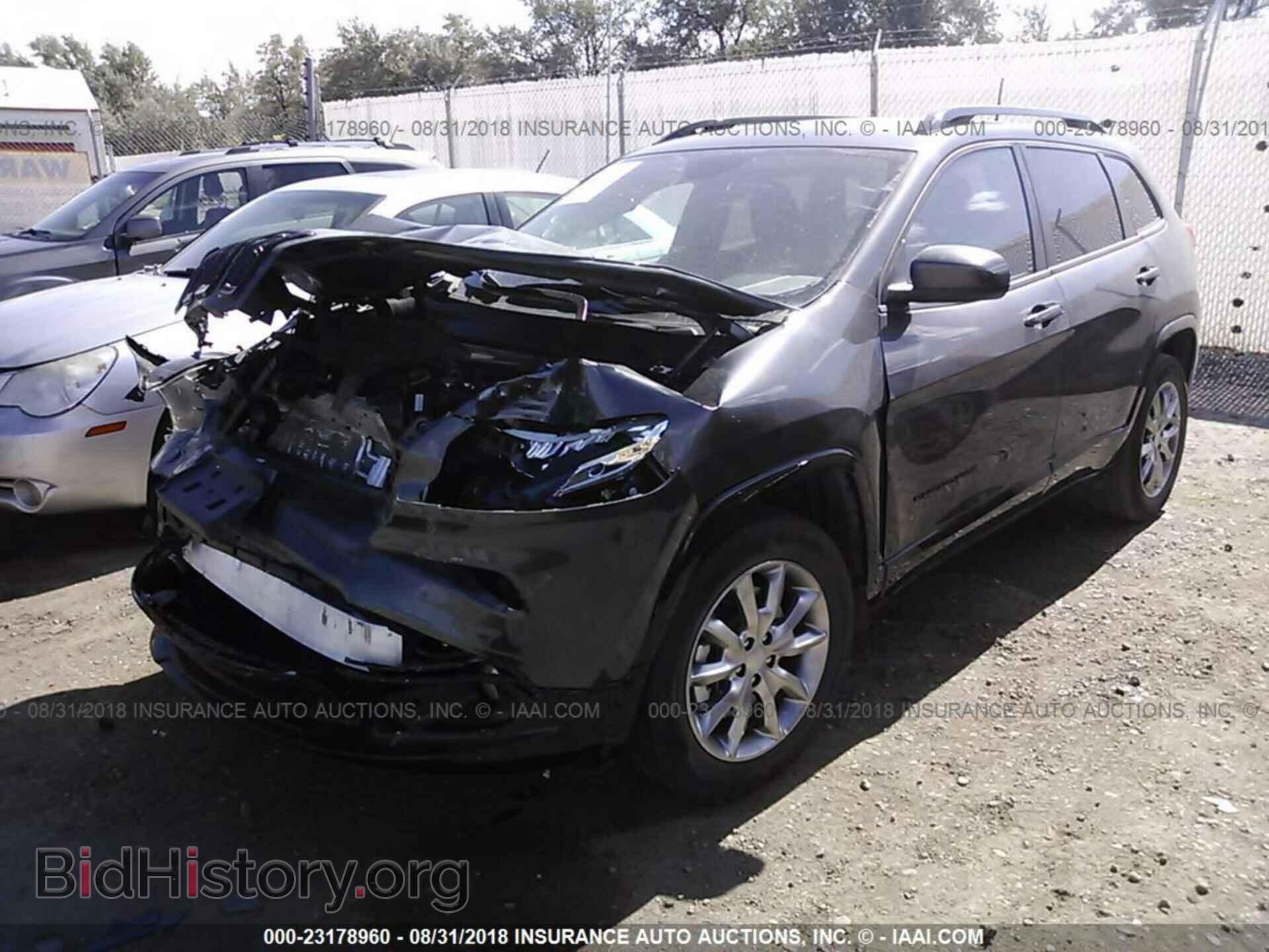 2018 Jeep Cherokee - VIN: 1C4PJMCX1JD599528 - Фото 2