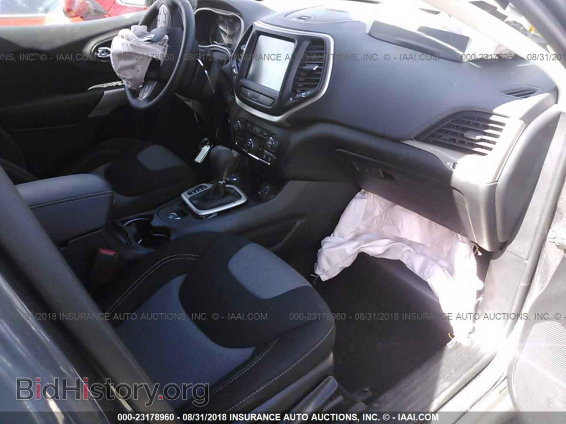 2018 Jeep Cherokee - VIN: 1C4PJMCX1JD599528 - Фото 5