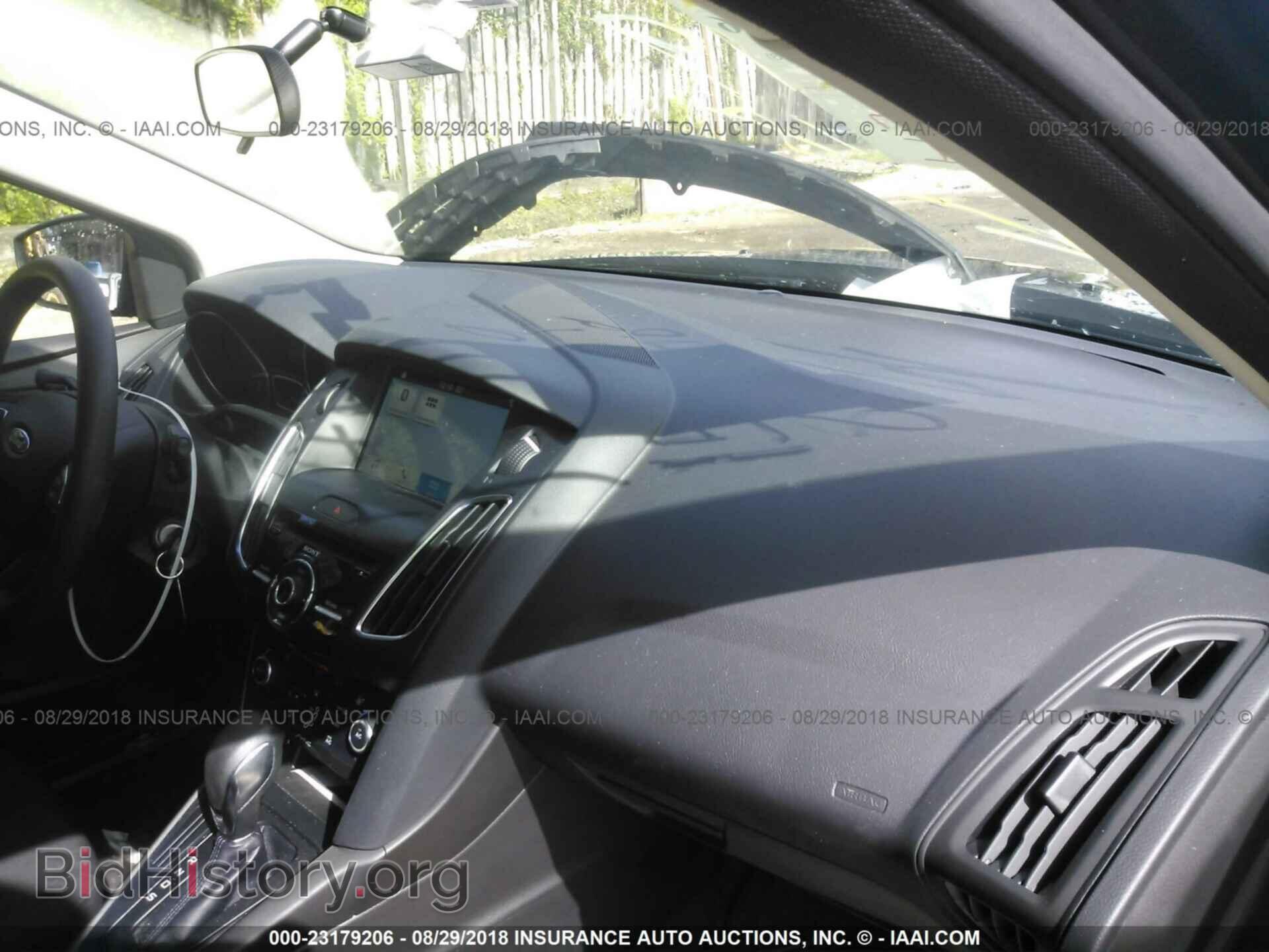 2018 Ford Focus - VIN: 1FADP3M28JL308579 - Фото 5
