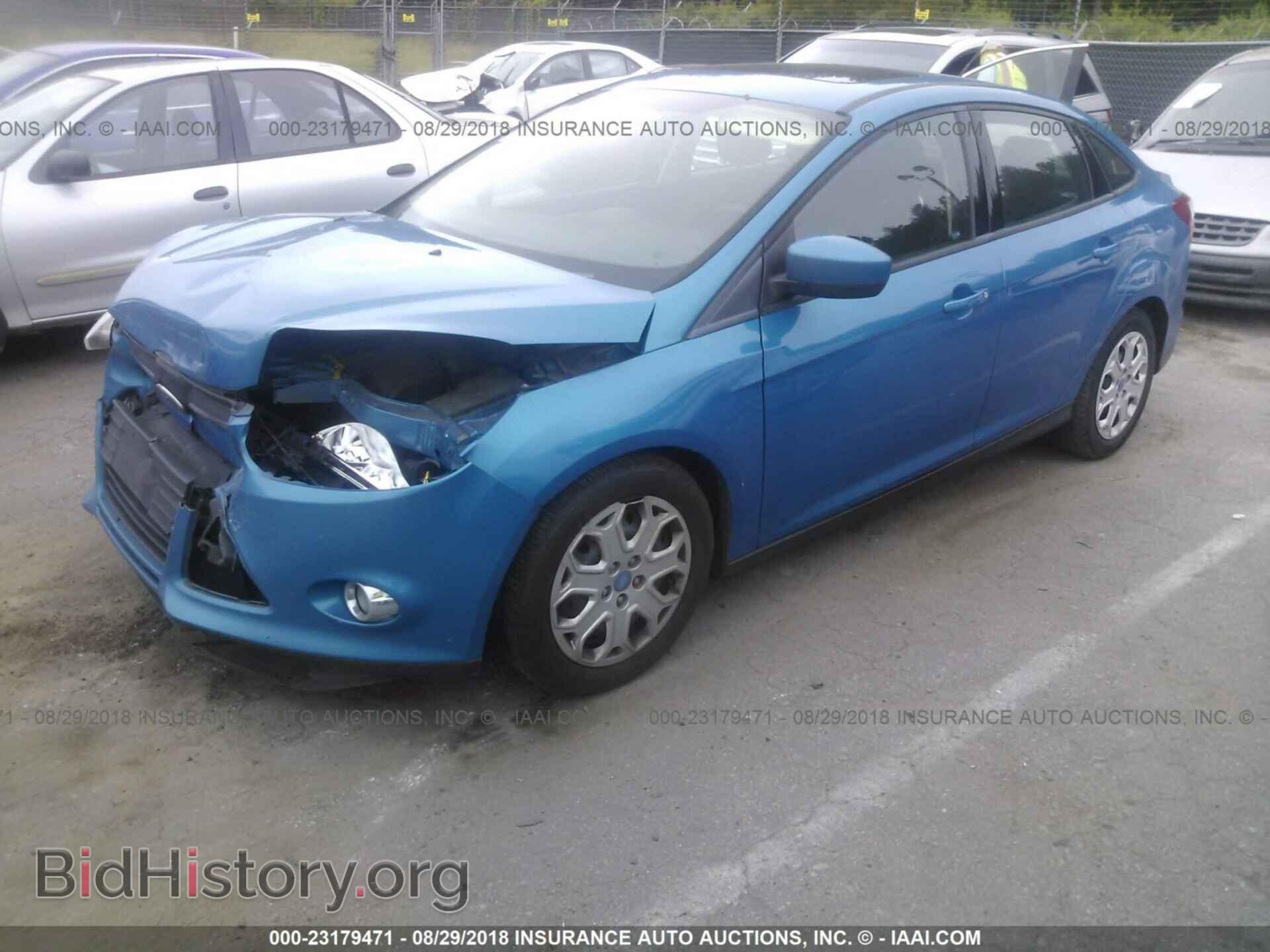 2012 Ford Focus - VIN: 1FAHP3F20CL172207 - Фото 2