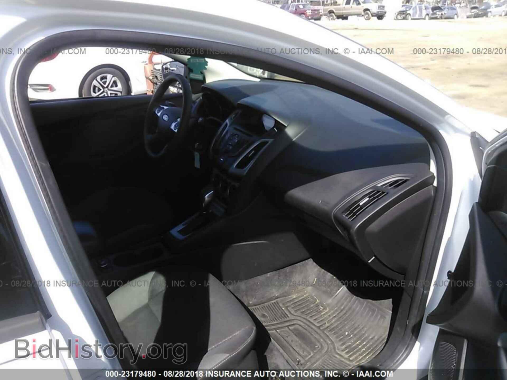 2012 Ford Focus - VIN: 1FAHP3K27CL261777 - Фото 5