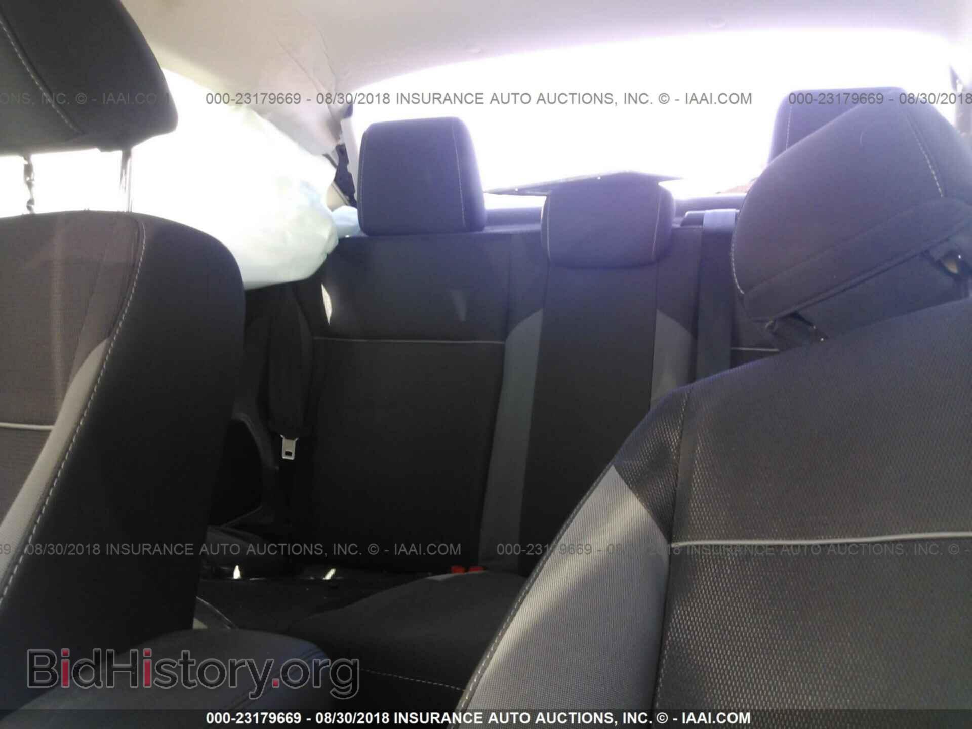 2012 Ford Focus - VIN: 1FAHP3F29CL387164 - Photo 8