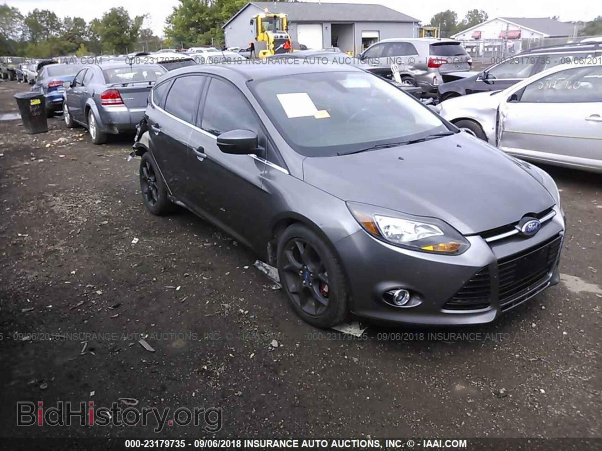 Photo 1FAHP3N28CL256101 - Ford Focus 2012