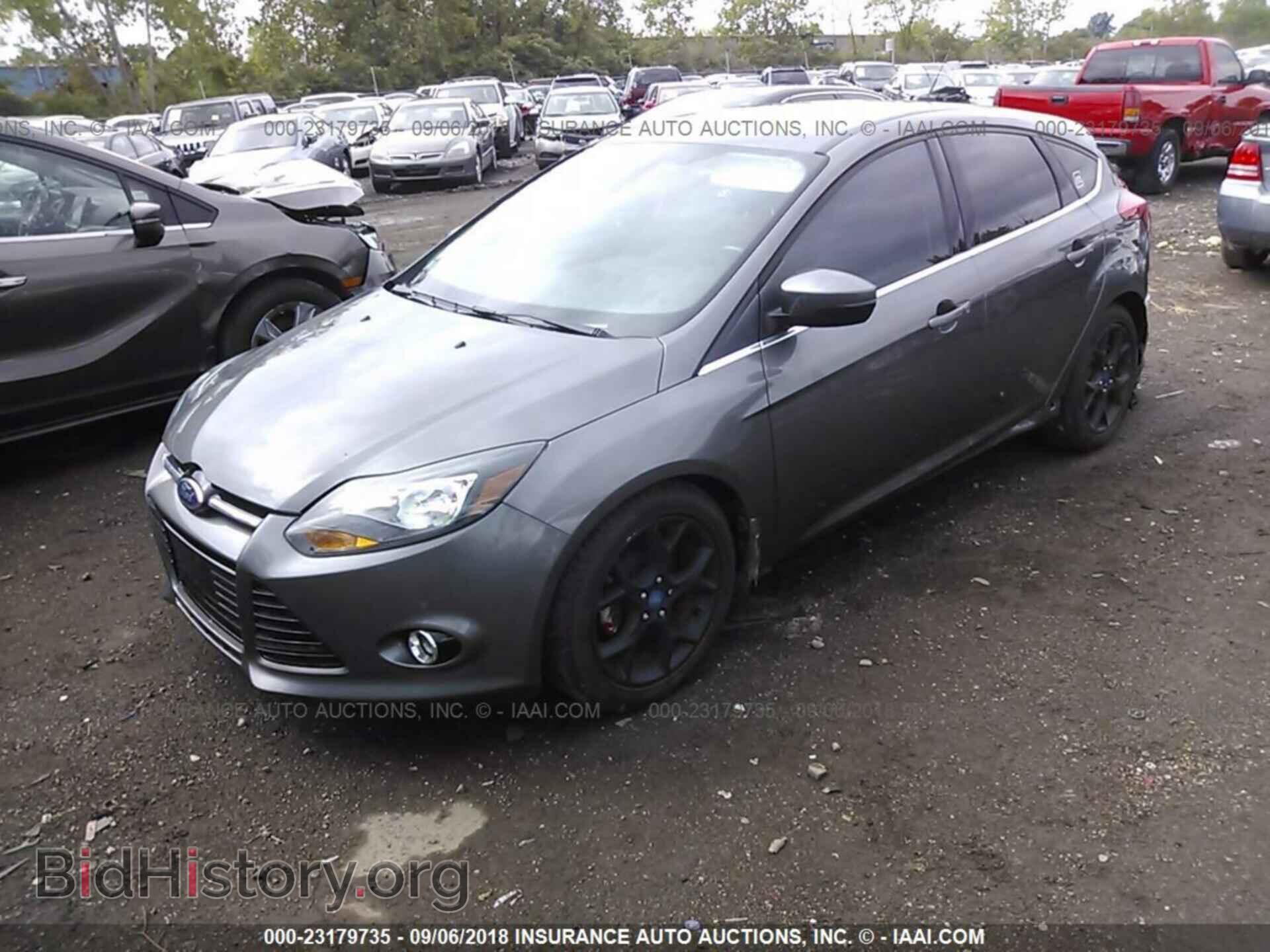 2012 Ford Focus - VIN: 1FAHP3N28CL256101 - Photo 2