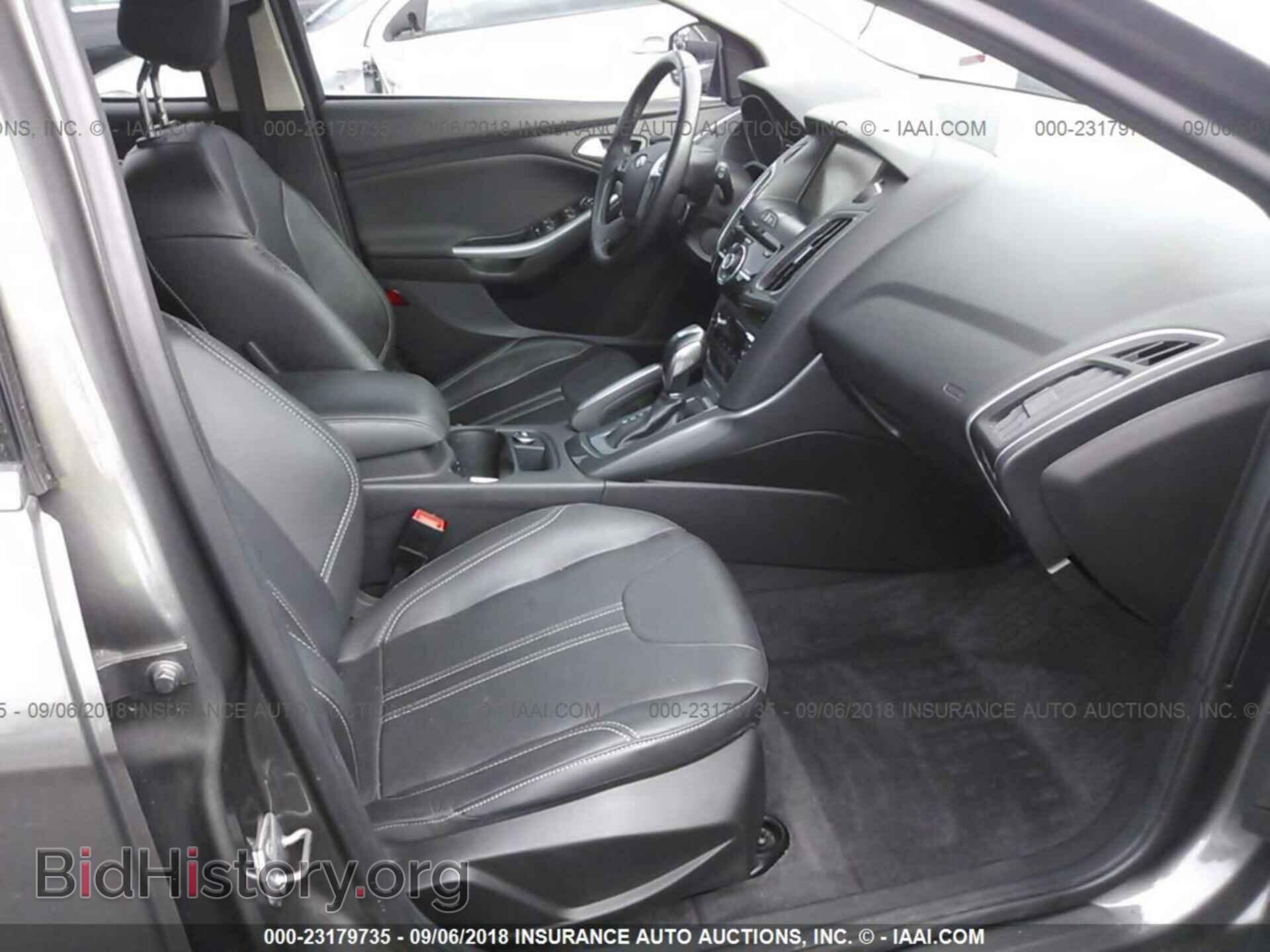 2012 Ford Focus - VIN: 1FAHP3N28CL256101 - Photo 5