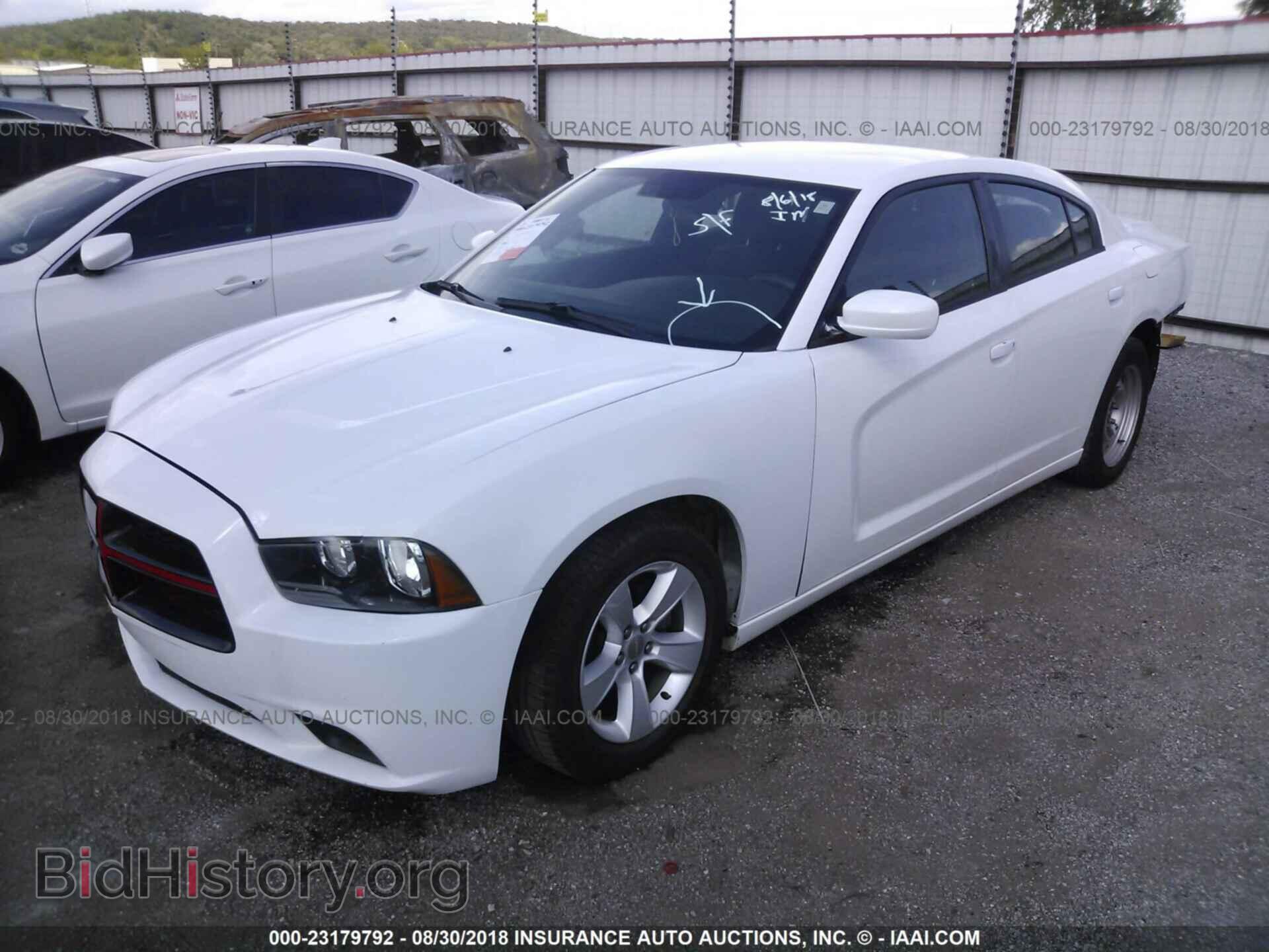 2011 Dodge Charger - VIN: 2B3CL3CG5BH587374 - Фото 2