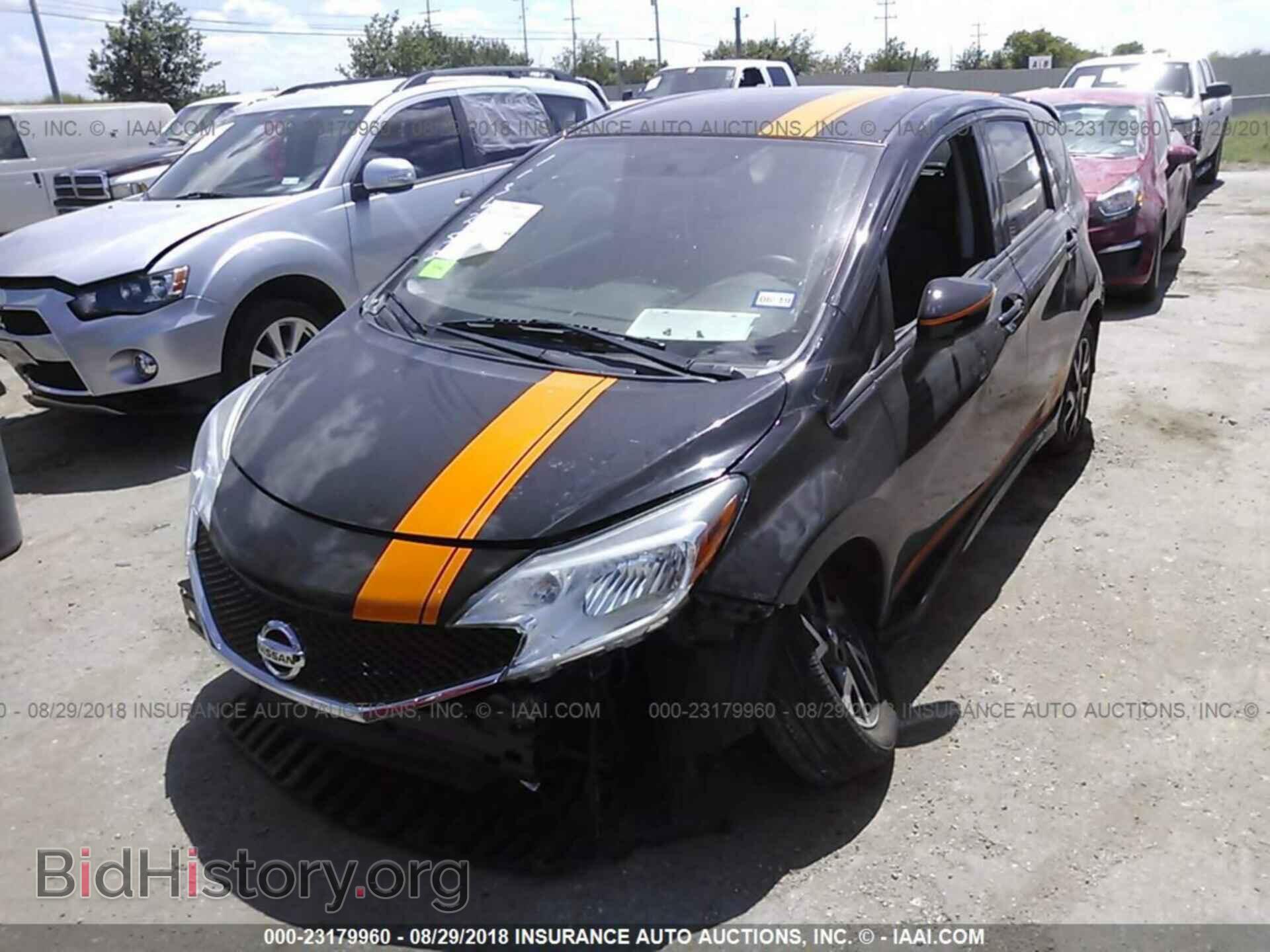 2016 Nissan Versa note - VIN: 3N1CE2CP3GL375111 - Фото 2