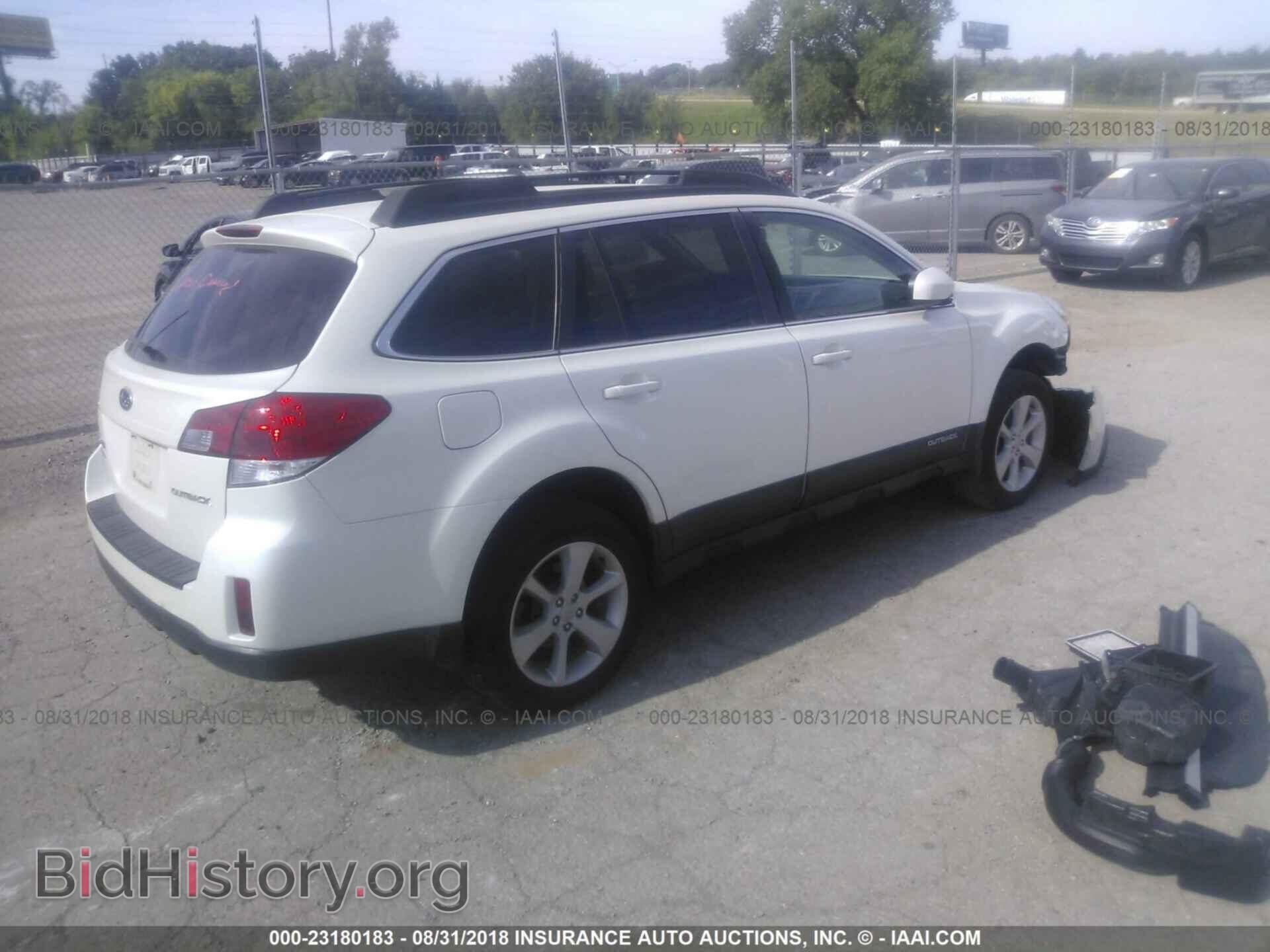 2013 Subaru Outback - VIN: 4S4BRCCC4D3307967 - Photo 4