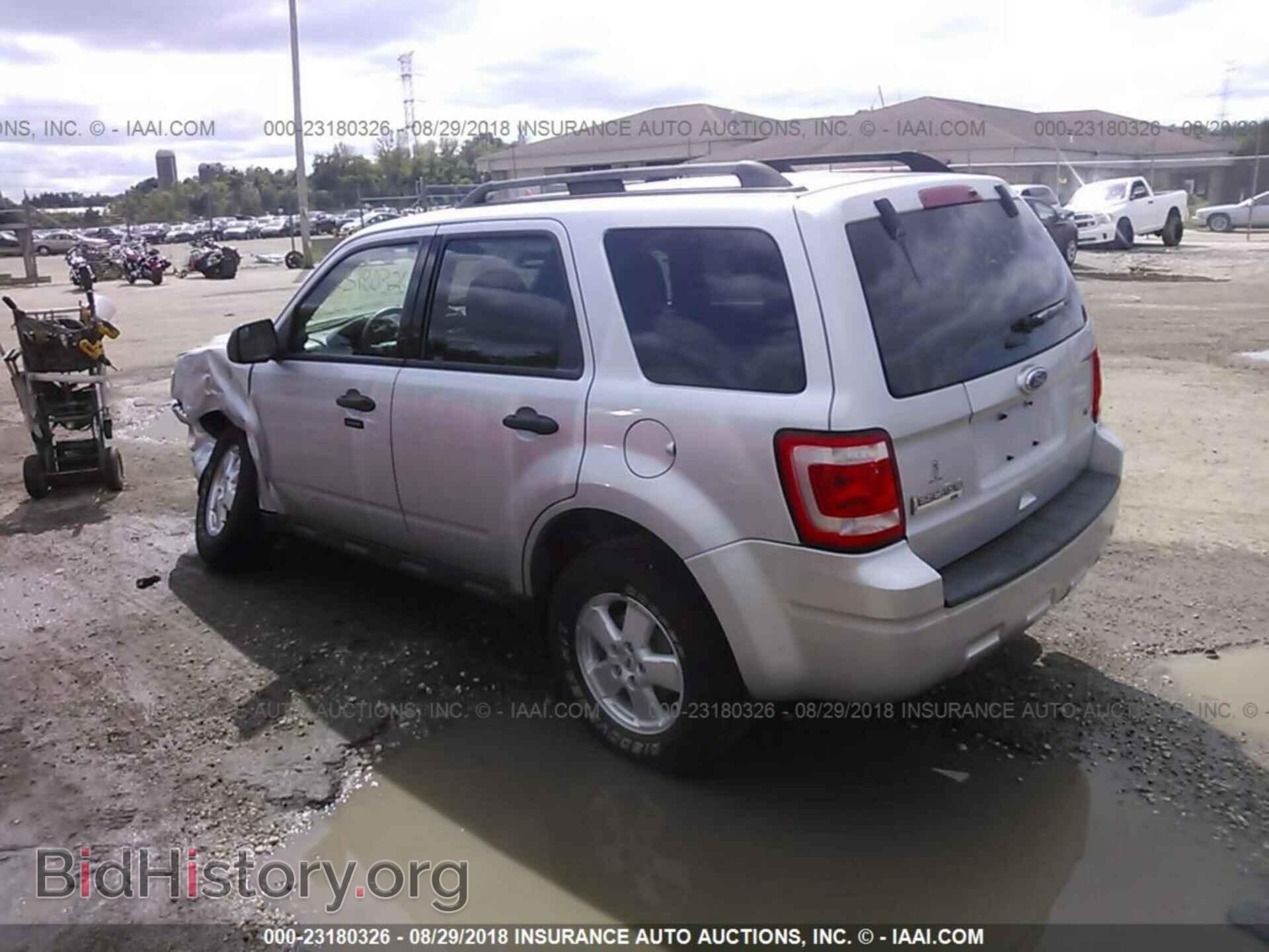 2011 Ford Escape - VIN: 1FMCU9DG7BKB73658 - Photo 3