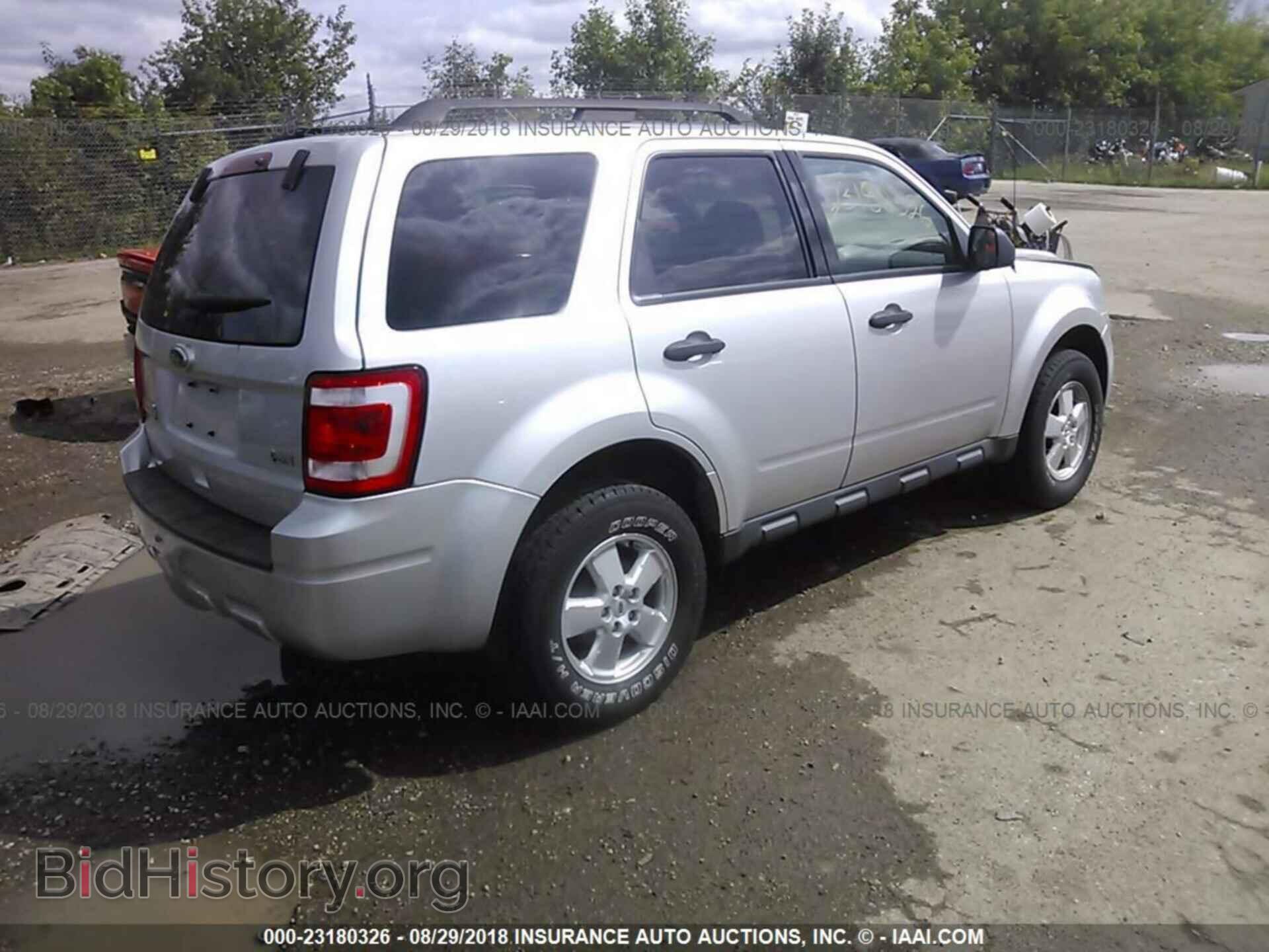2011 Ford Escape - VIN: 1FMCU9DG7BKB73658 - Photo 4