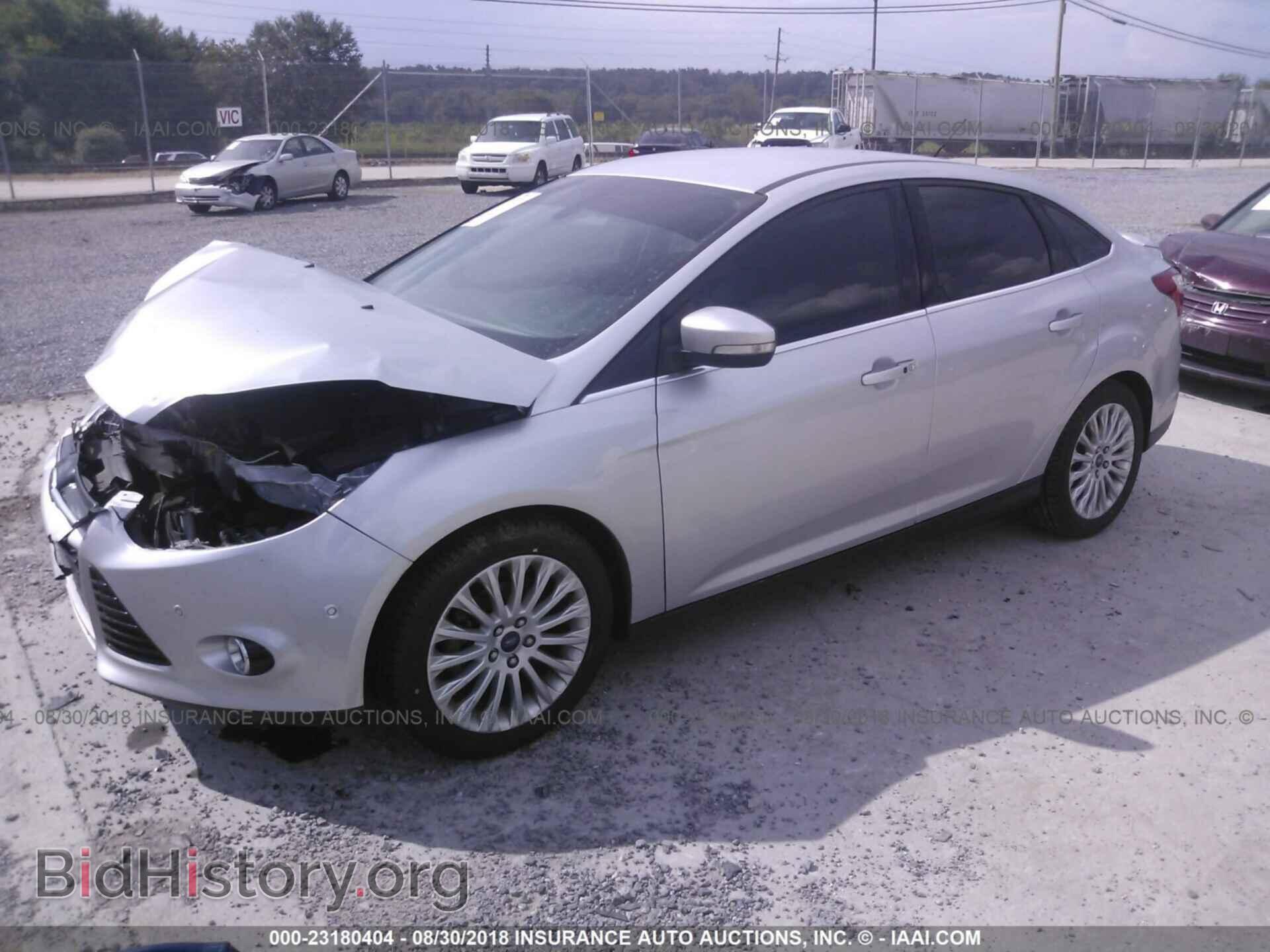 2012 Ford Focus - VIN: 1FAHP3J2XCL480198 - Photo 2