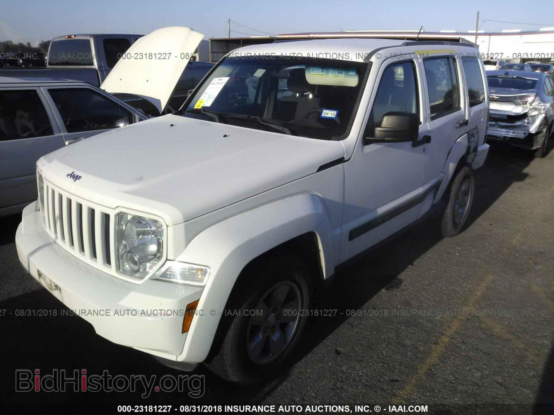 2012 Jeep Liberty - VIN: 1C4PJLAK9CW102993 - Фото 2