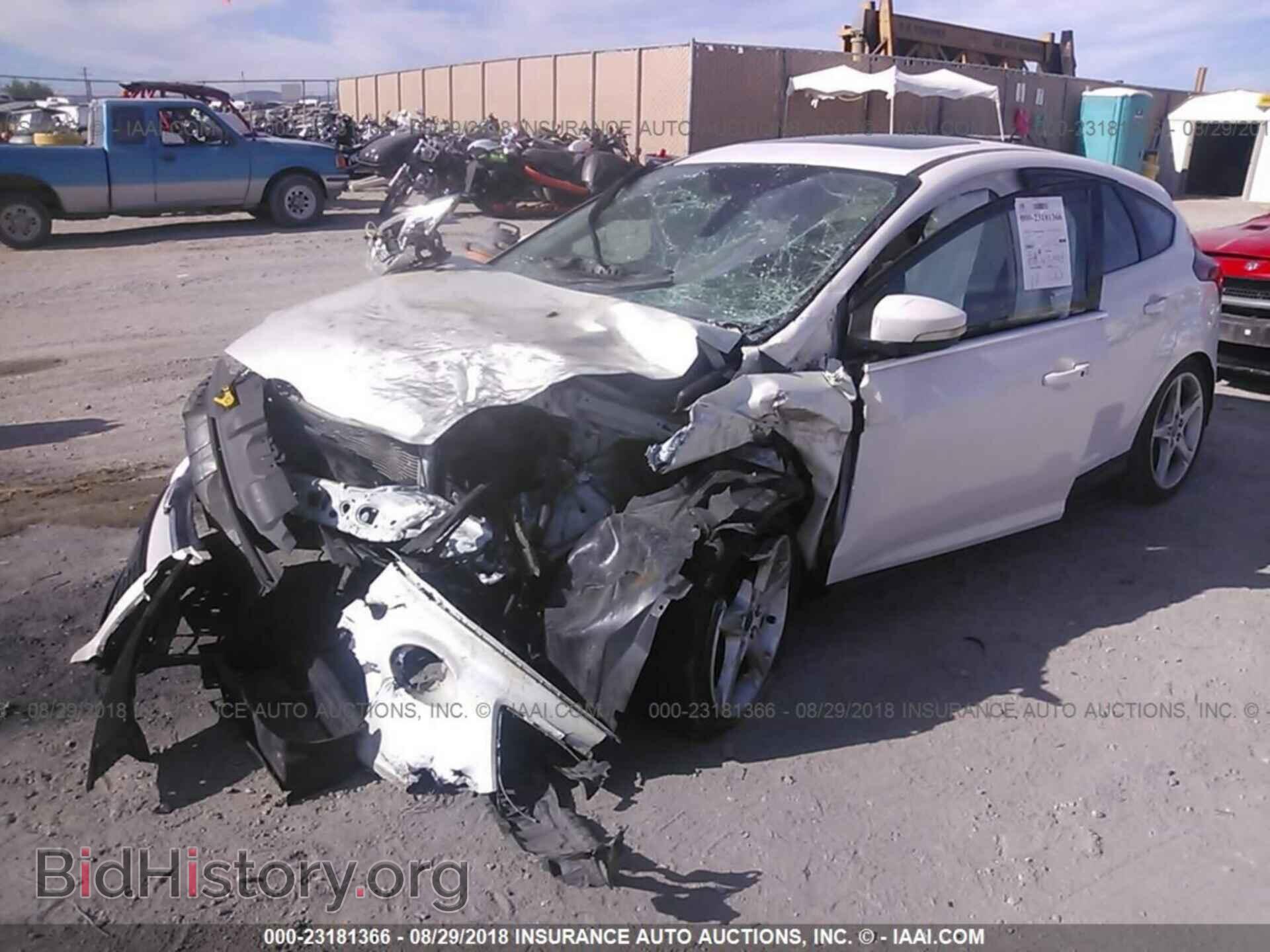 2012 Ford Focus - VIN: 1FAHP3N2XCL130841 - Photo 2