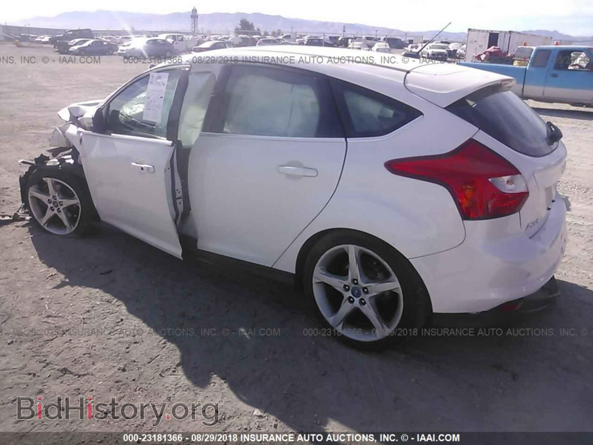 2012 Ford Focus - VIN: 1FAHP3N2XCL130841 - Photo 3
