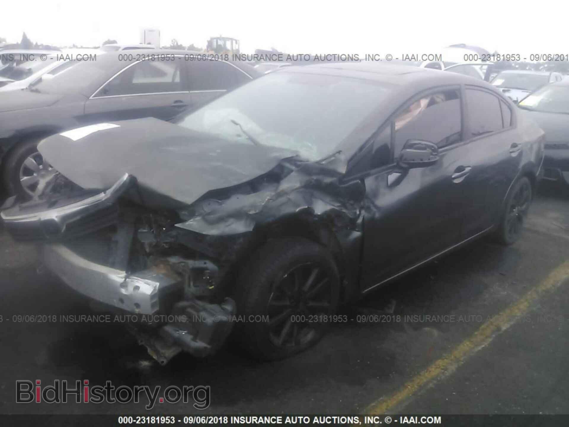 2012 Honda Civic - VIN: 2HGFB2F80CH602010 - Photo 2