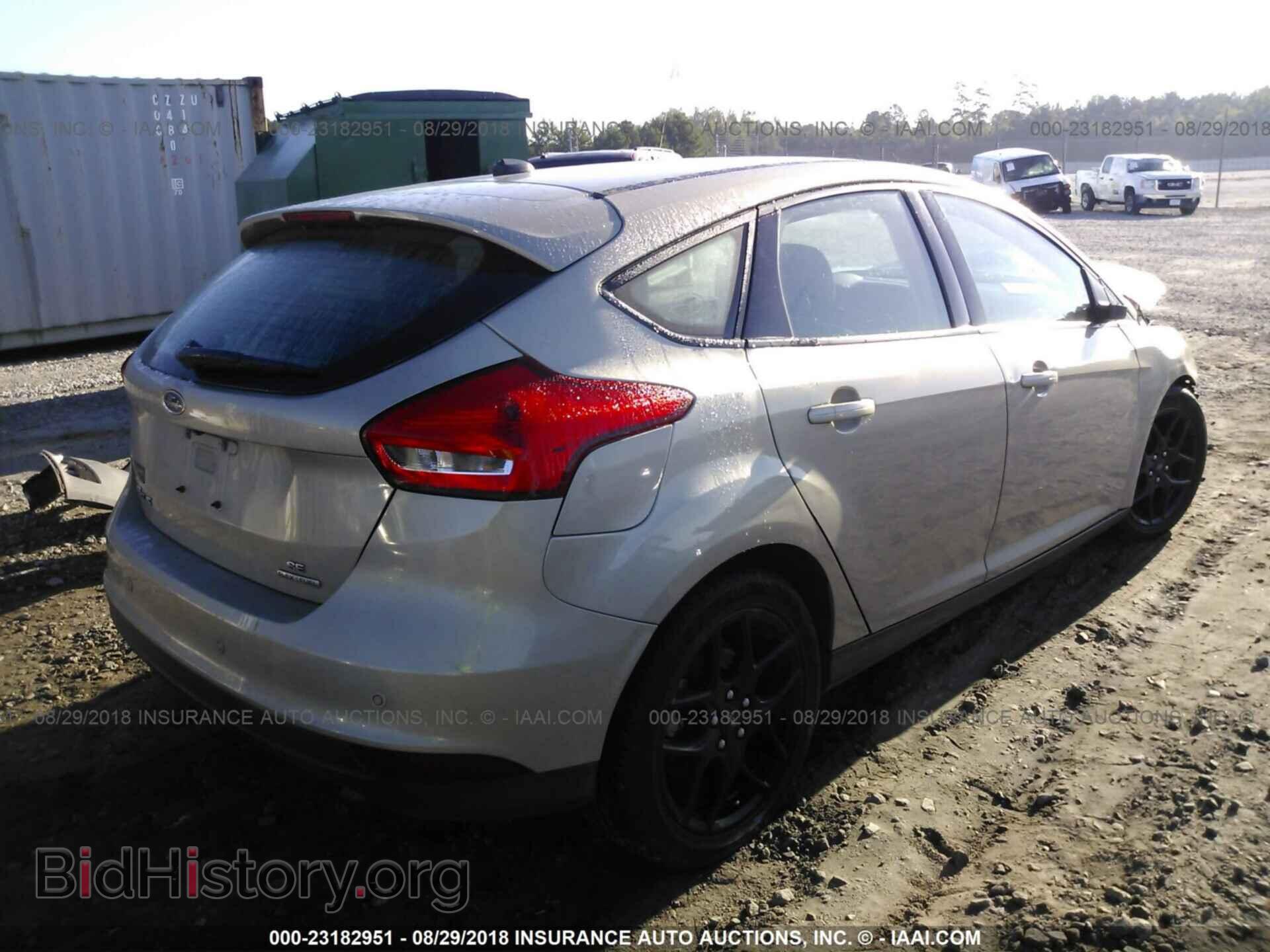 2016 Ford Focus - VIN: 1FADP3K20GL296519 - Photo 4