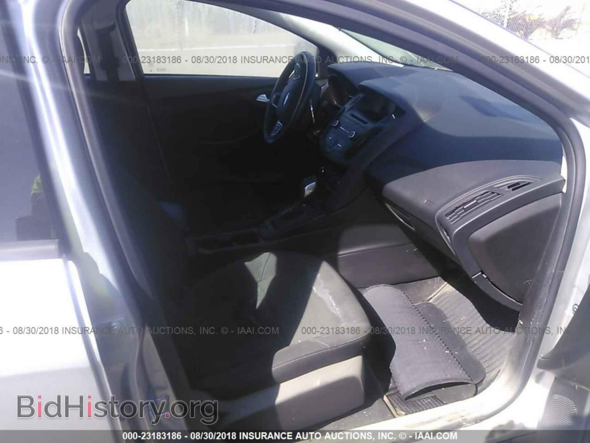 2017 Ford Focus - VIN: 1FADP3F21HL284648 - Photo 5