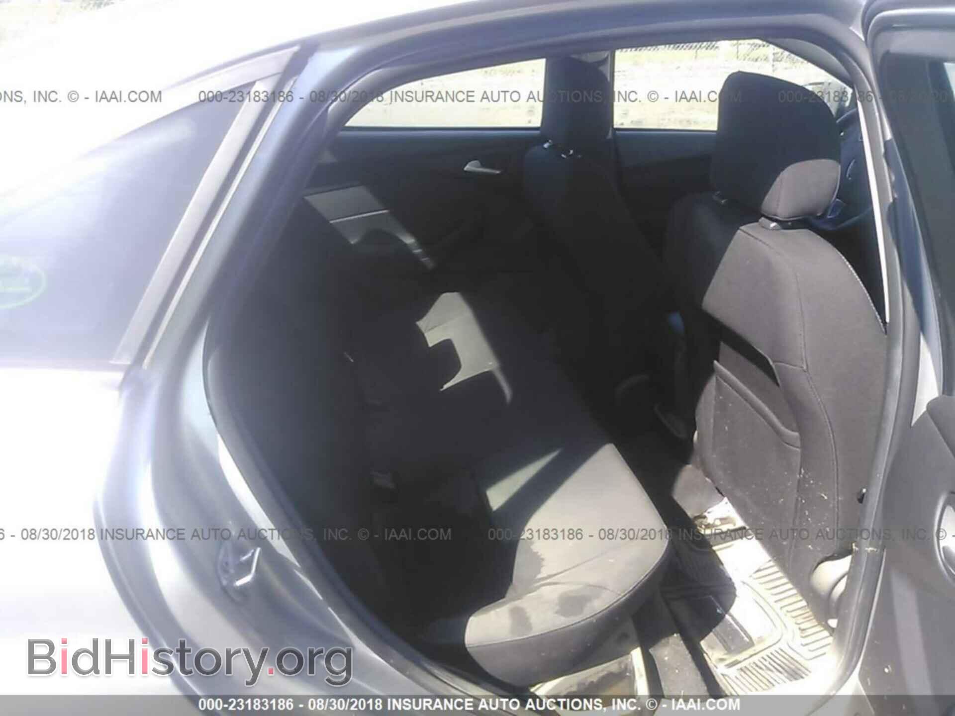 2017 Ford Focus - VIN: 1FADP3F21HL284648 - Photo 8