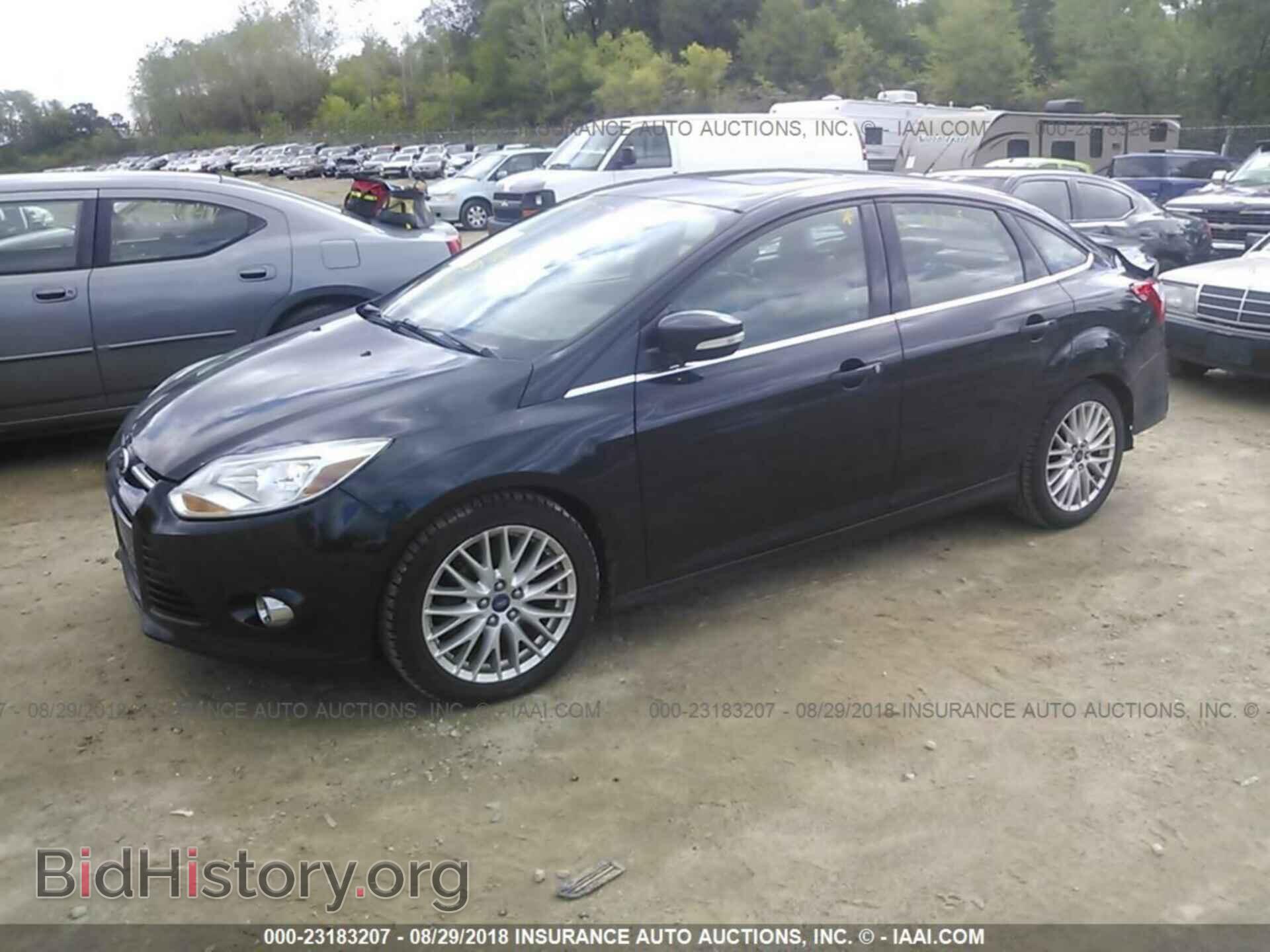 2012 Ford Focus - VIN: 1FAHP3H28CL362382 - Photo 2