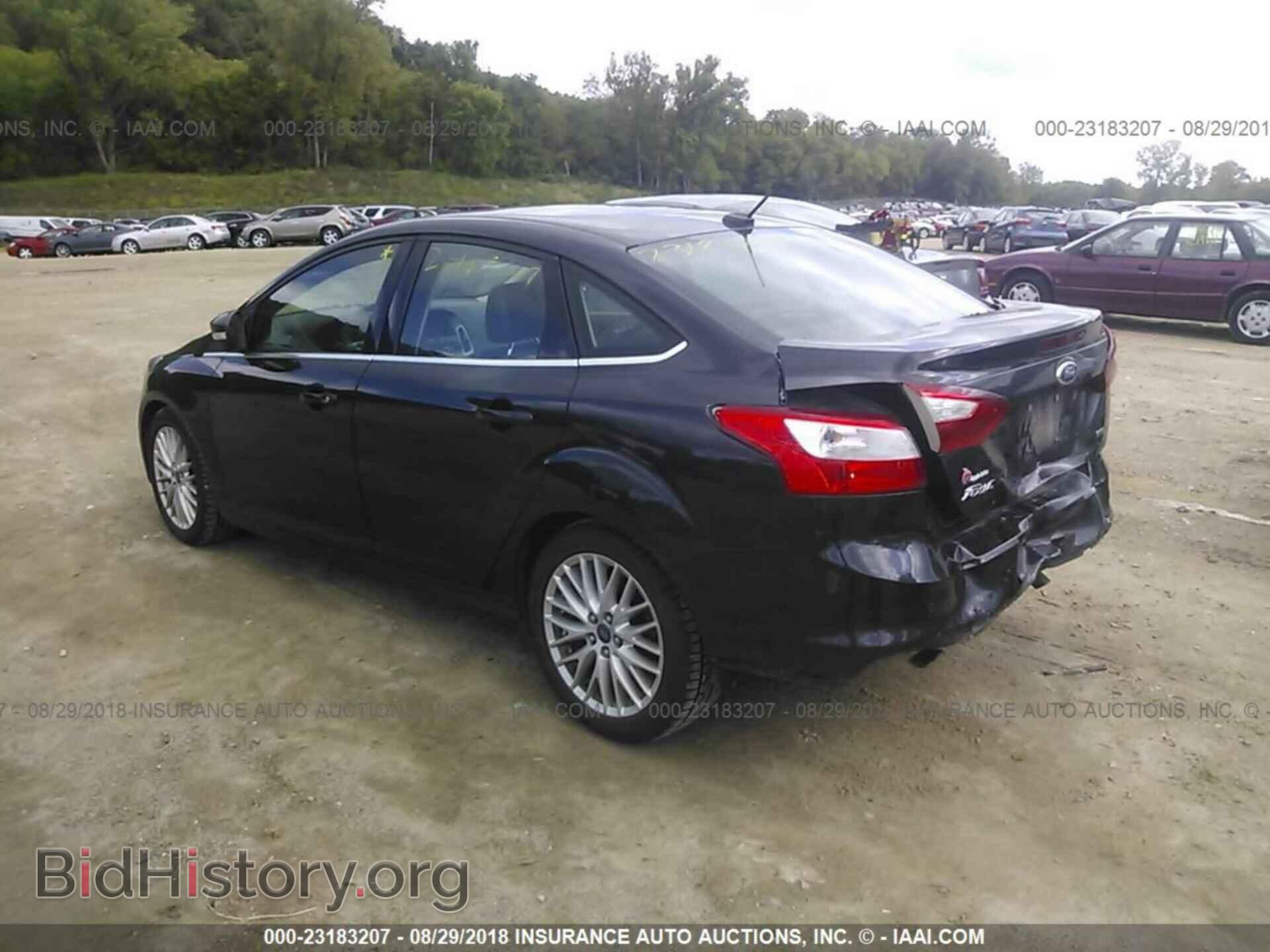 2012 Ford Focus - VIN: 1FAHP3H28CL362382 - Photo 3
