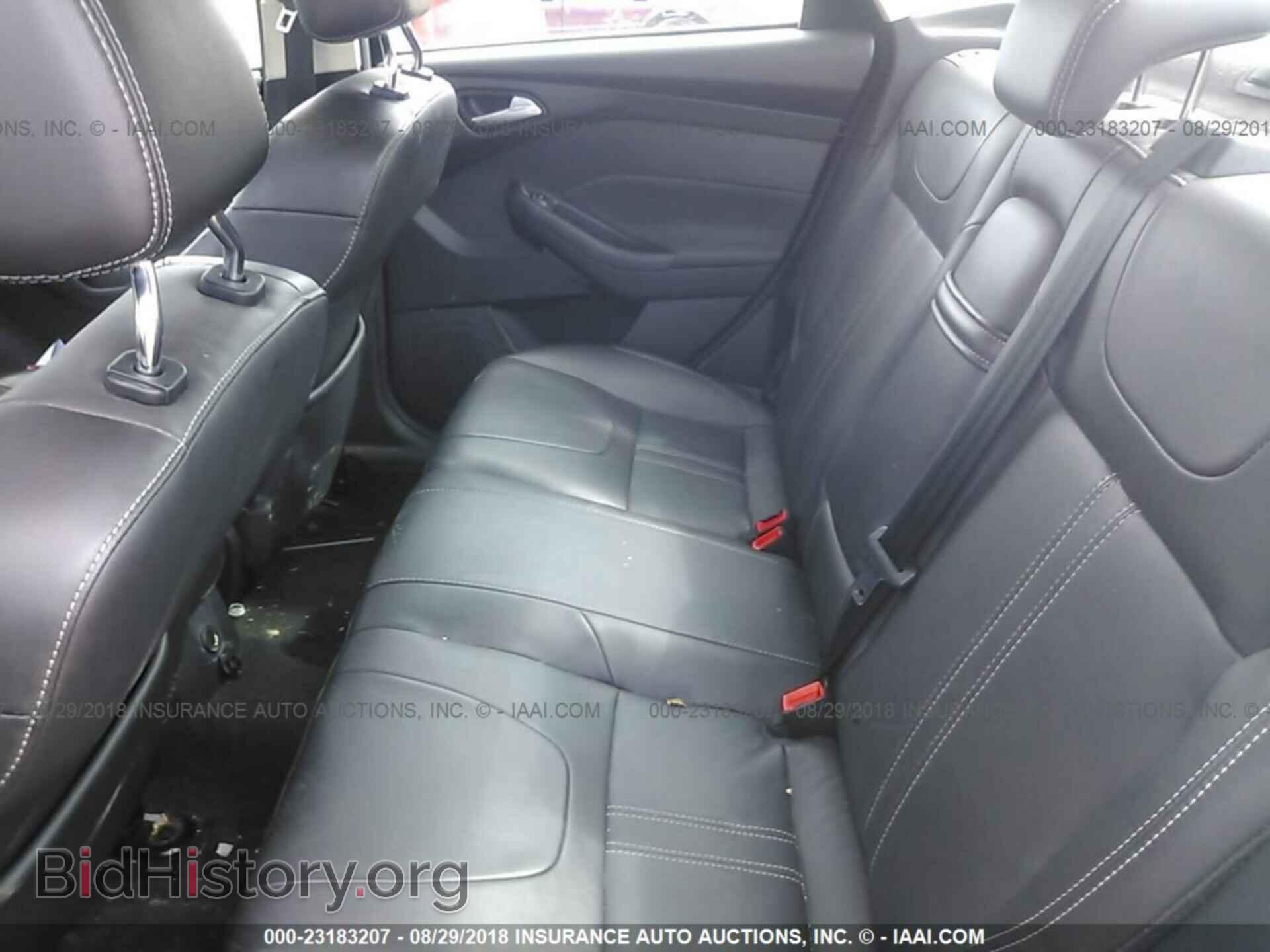 2012 Ford Focus - VIN: 1FAHP3H28CL362382 - Photo 8
