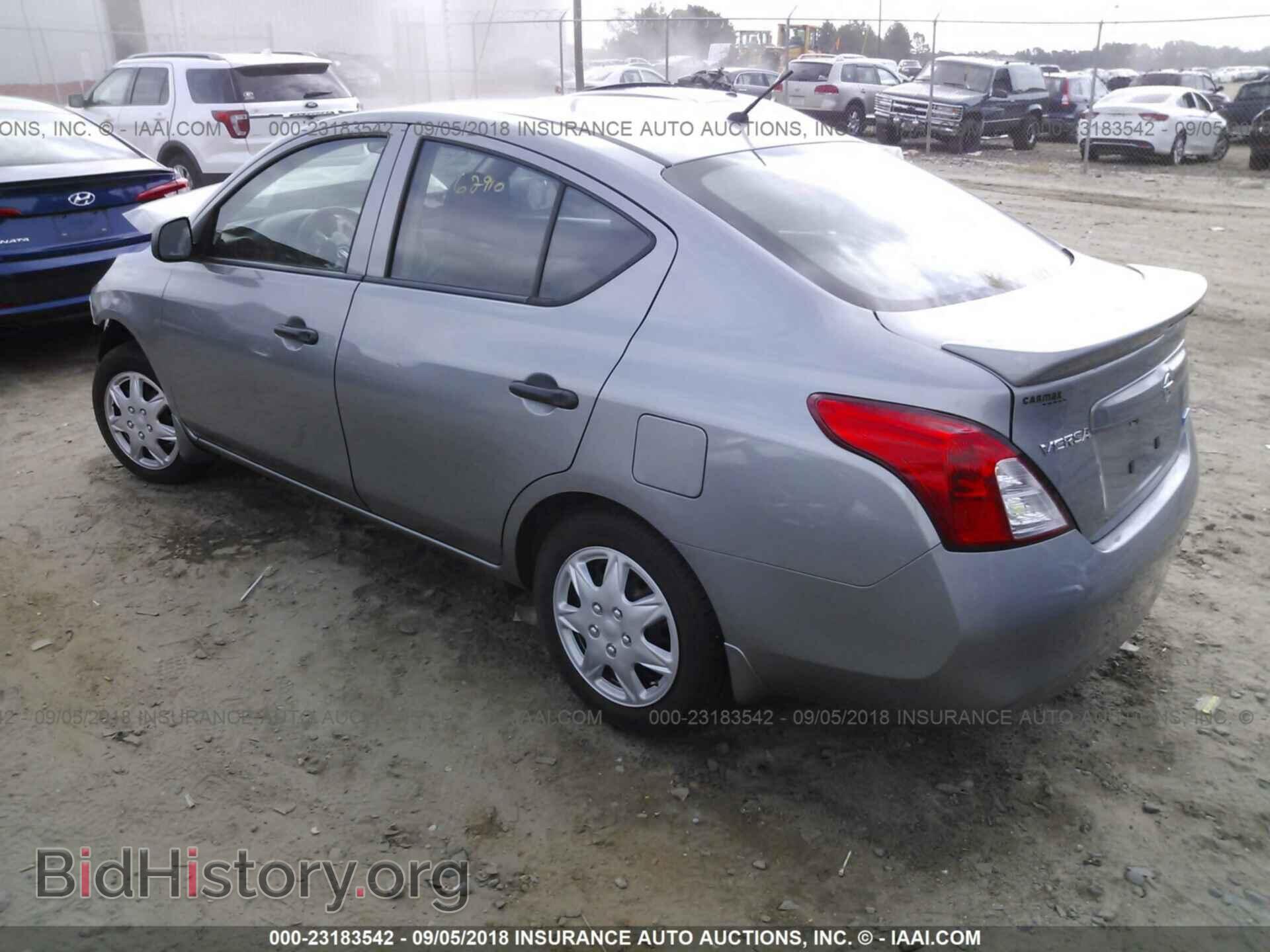 2014 Nissan Versa - VIN: 3N1CN7AP9EL821422 - Фото 3