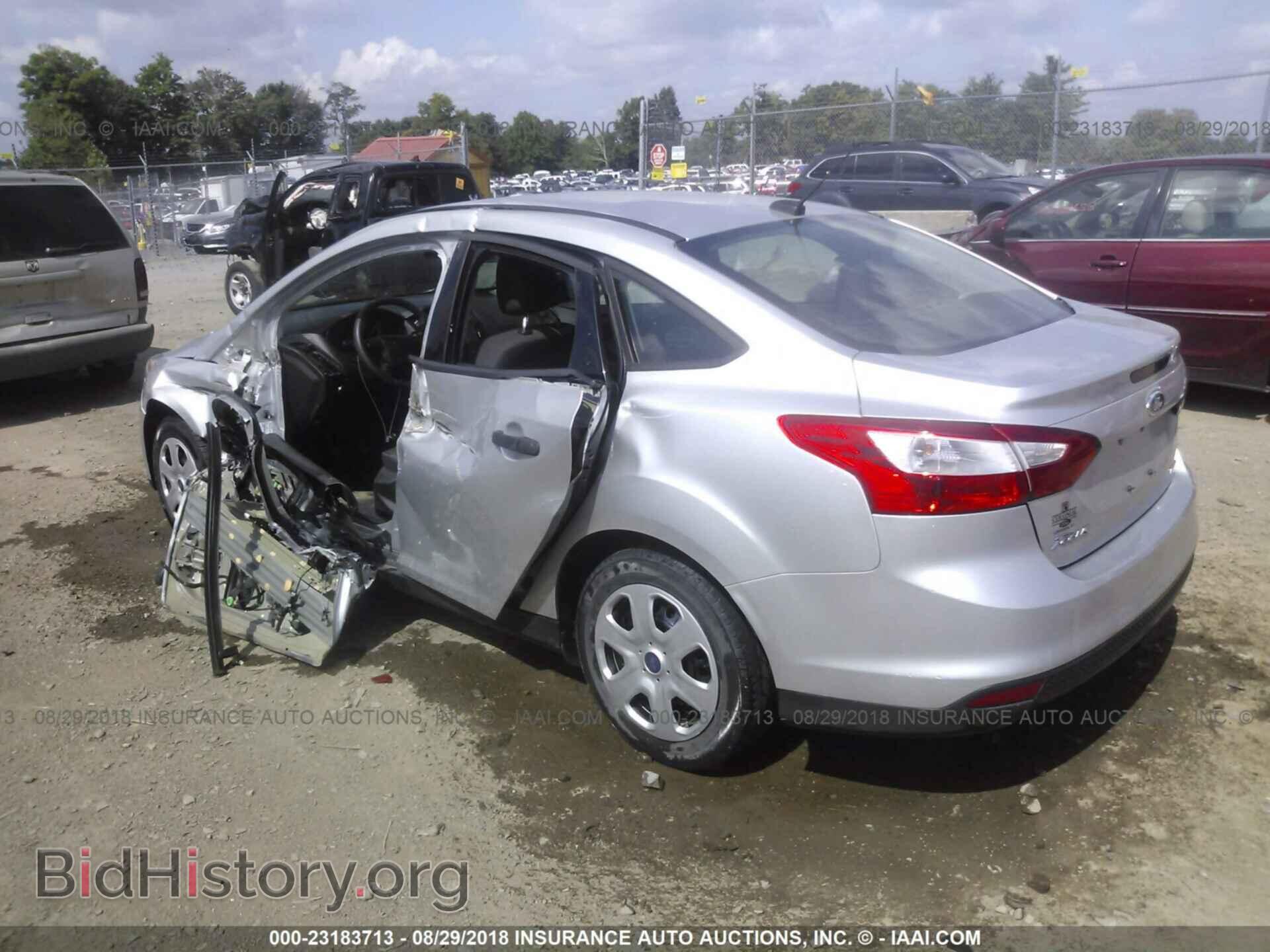 2014 Ford Focus - VIN: 1FADP3E23EL129211 - Фото 3