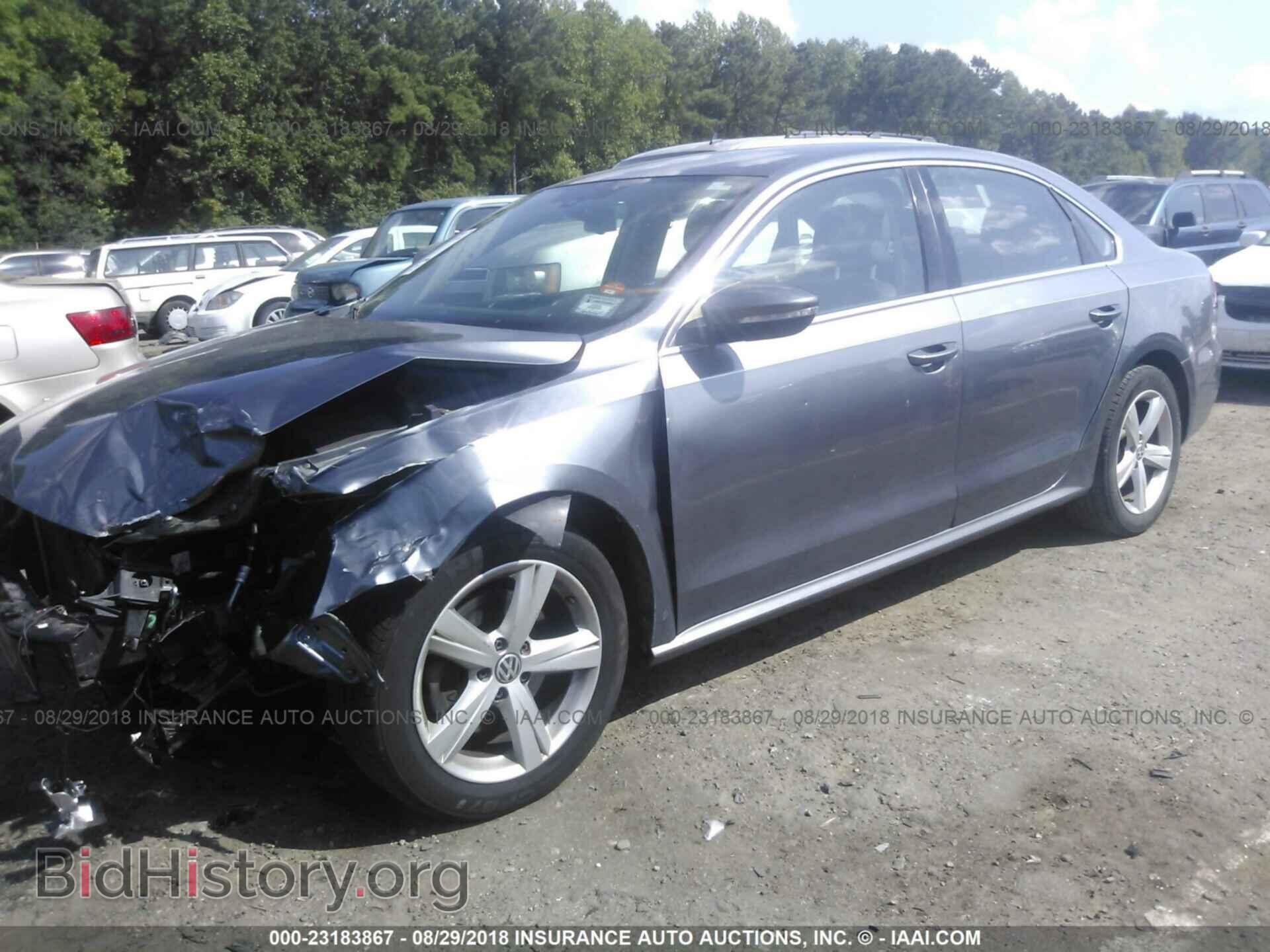 2012 Volkswagen Passat - VIN: 1VWBP7A38CC064485 - Фото 2