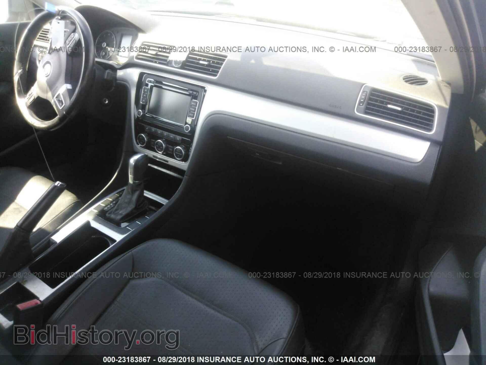 2012 Volkswagen Passat - VIN: 1VWBP7A38CC064485 - Фото 5