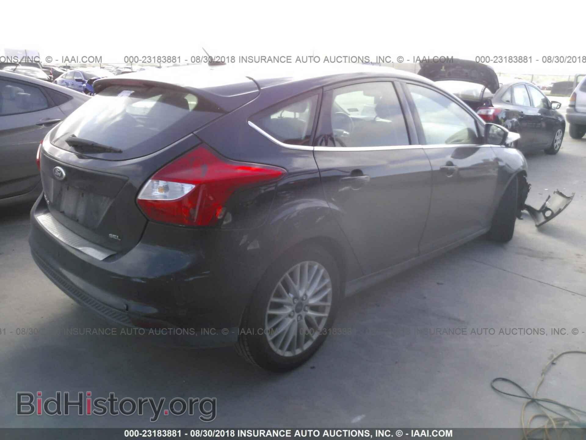 2012 Ford Focus - VIN: 1FAHP3M22CL128650 - Photo 4