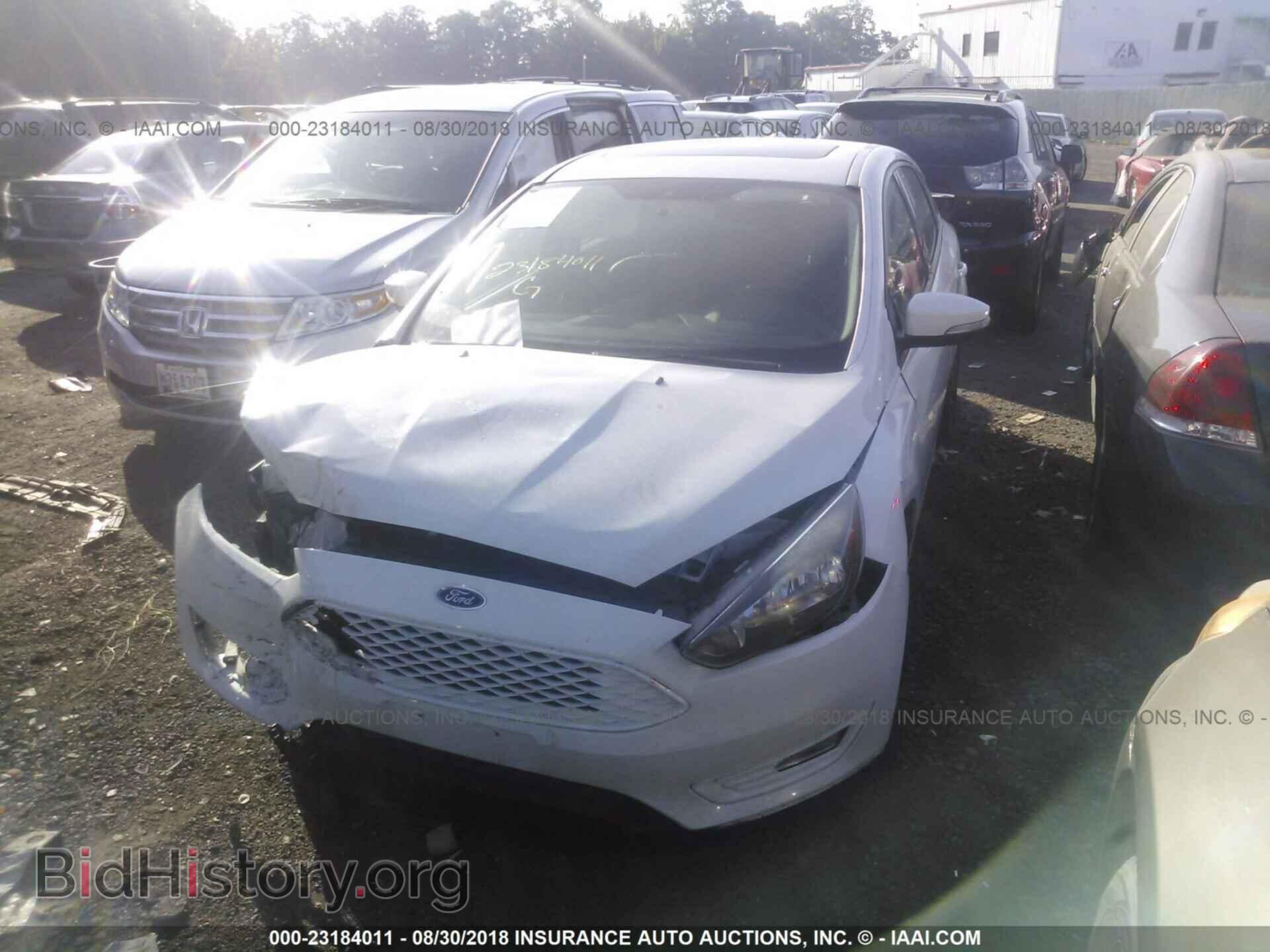 2016 Ford Focus - VIN: 1FADP3K23GL266558 - Photo 2