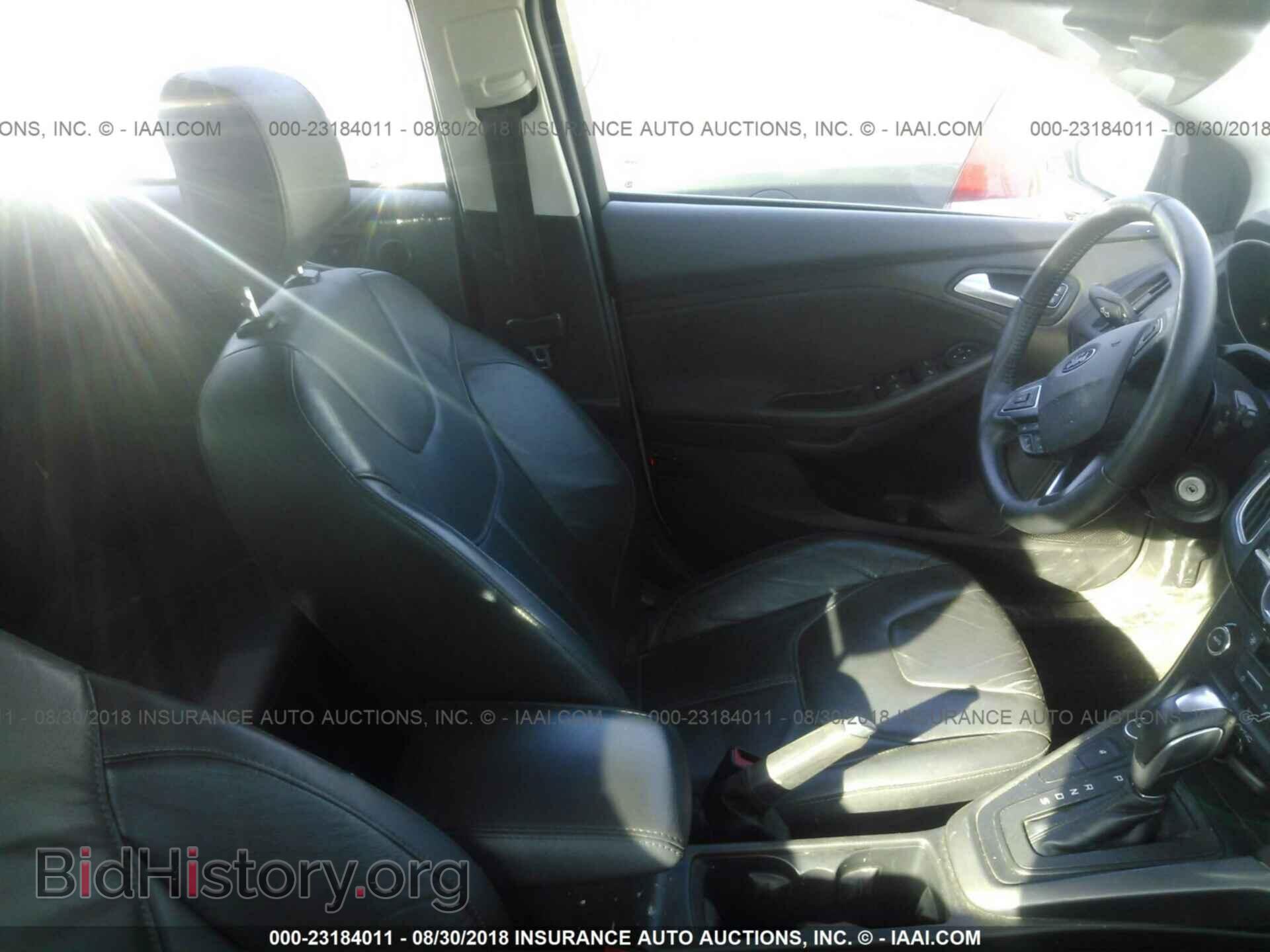 2016 Ford Focus - VIN: 1FADP3K23GL266558 - Photo 5
