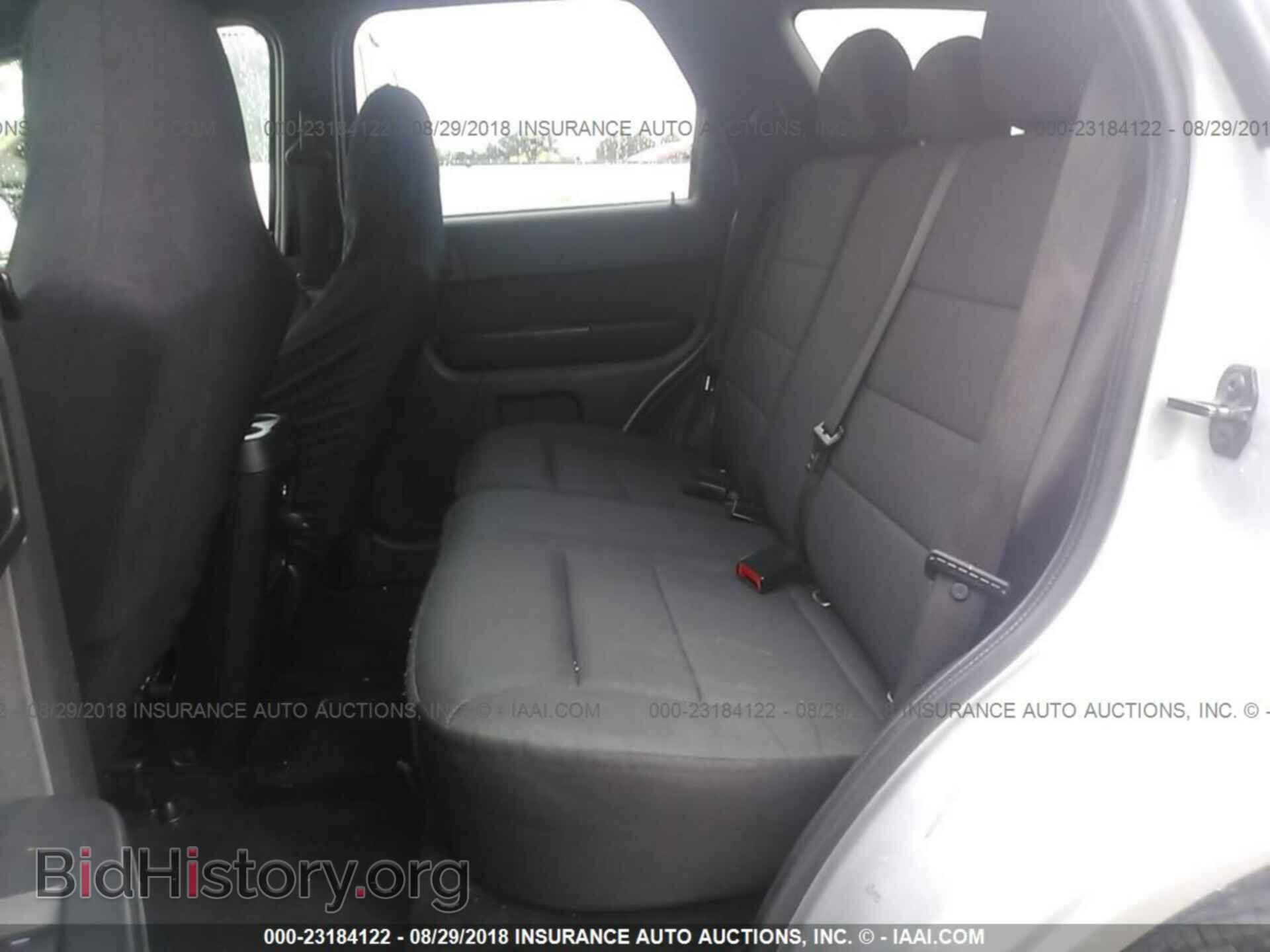 2011 Ford Escape - VIN: 1FMCU0D70BKB35006 - Photo 8