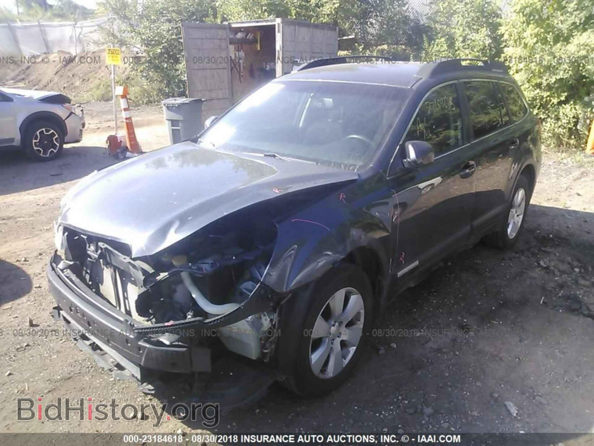 2011 Subaru Outback - VIN: 4S4BRCCC9B3400447 - Фото 2