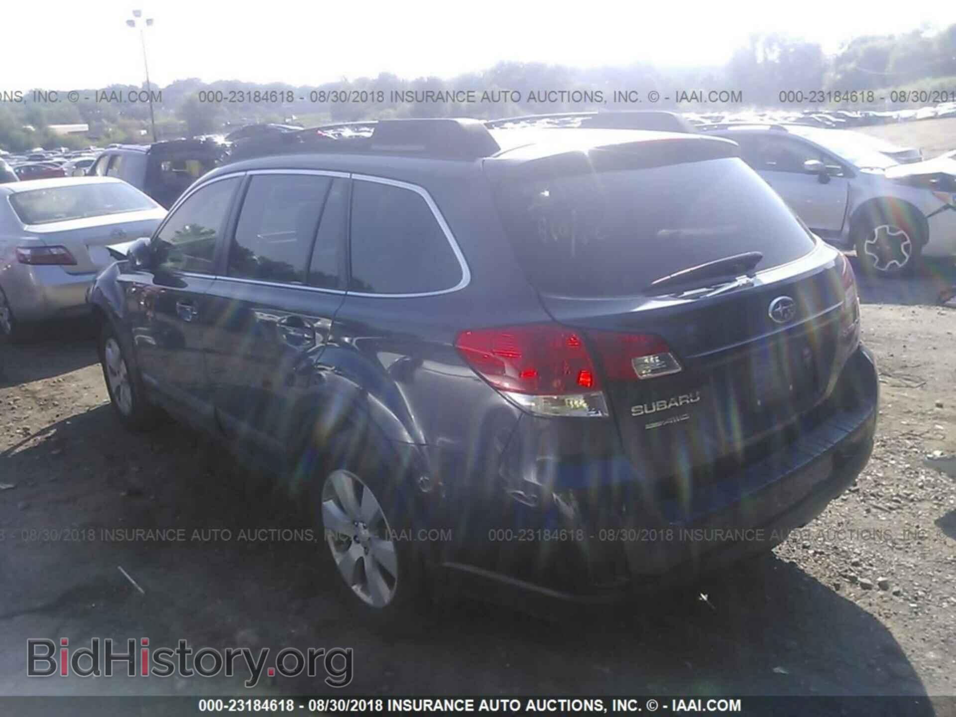 2011 Subaru Outback - VIN: 4S4BRCCC9B3400447 - Фото 3