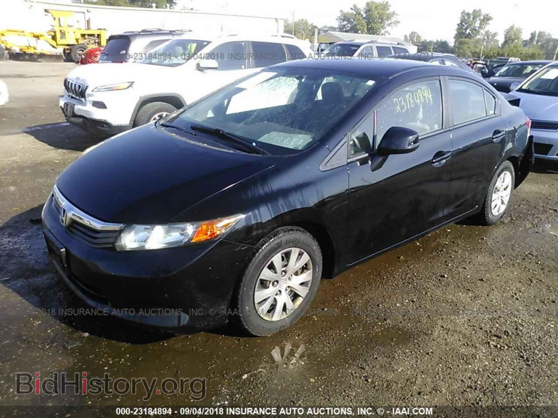 2012 Honda Civic - VIN: 2HGFB2F56CH526136 - Фото 2