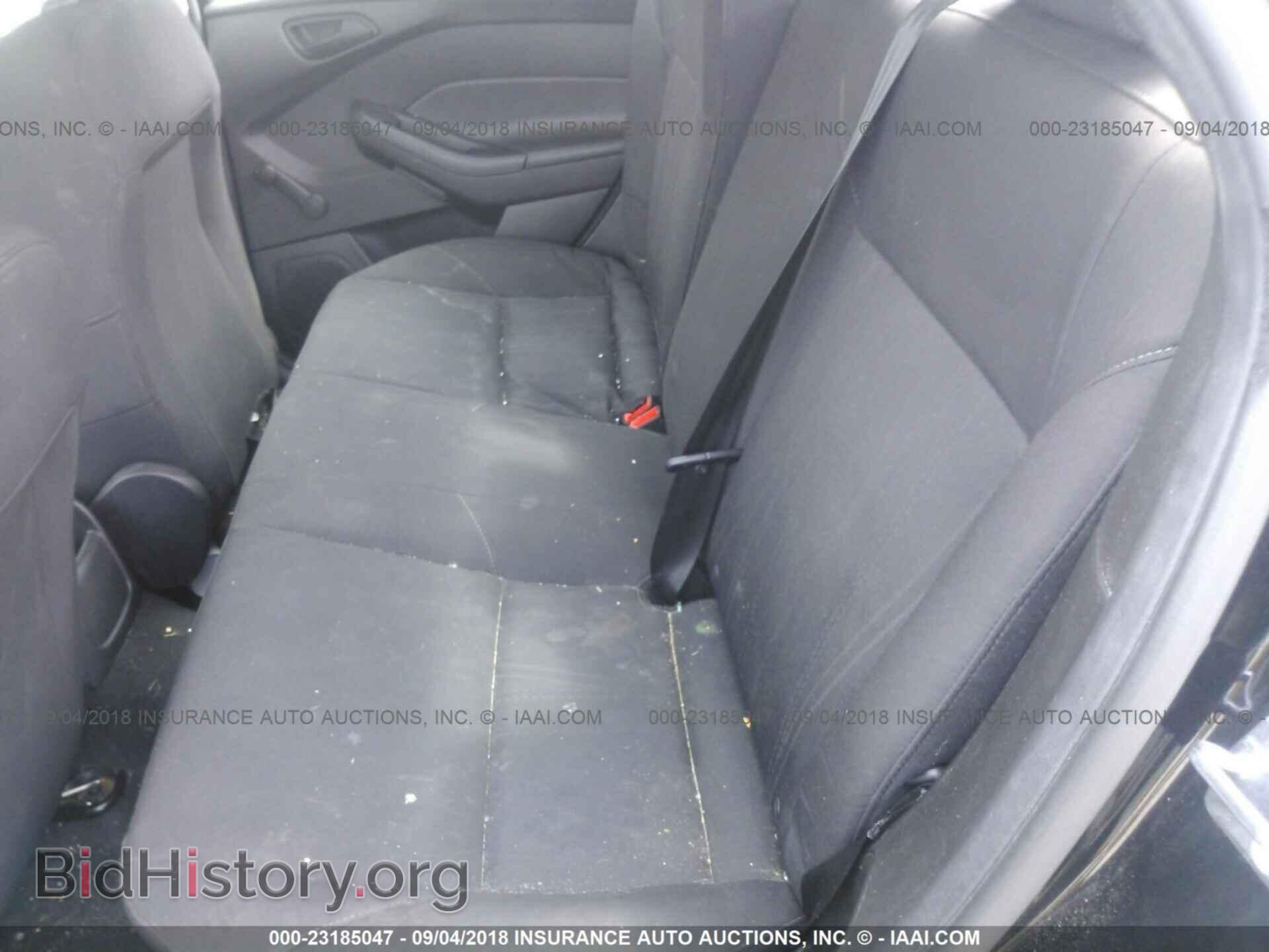 2016 Ford Focus - VIN: 1FADP3E24GL323703 - Photo 8