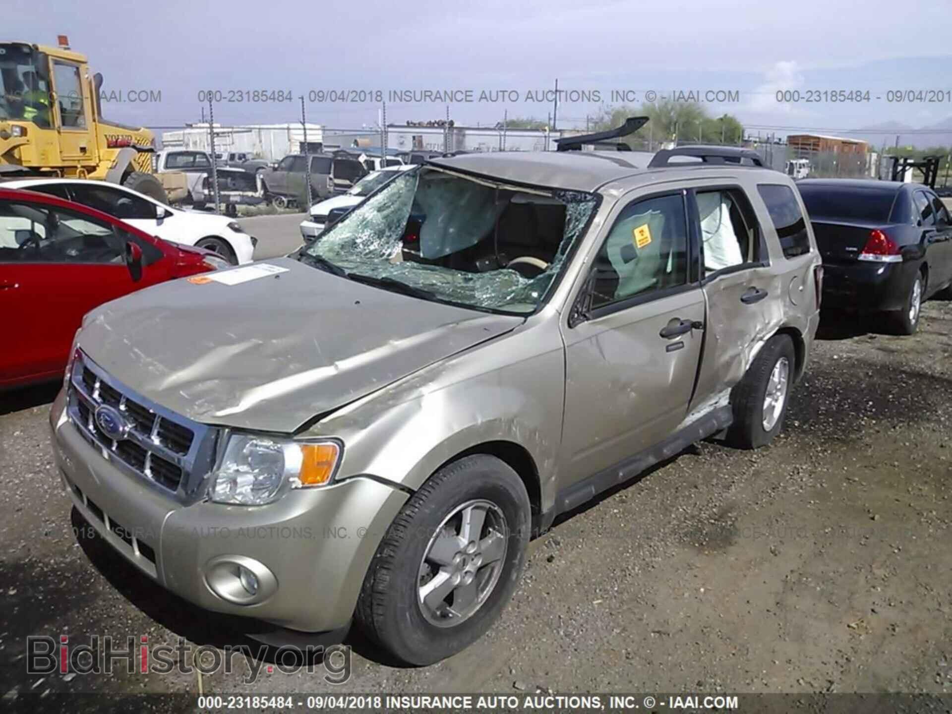 2012 Ford Escape - VIN: 1FMCU0DG9CKB71696 - Фото 2