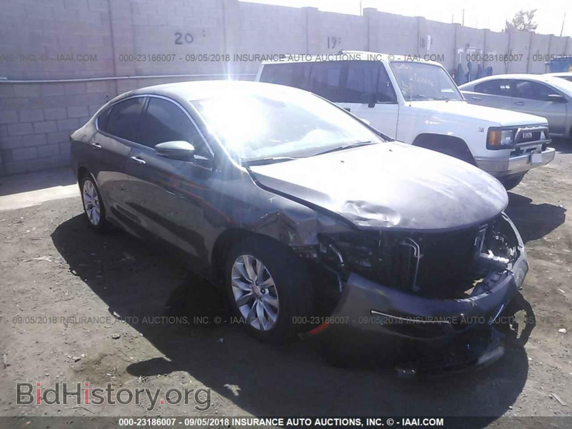 Photo 1C3CCCCB8FN618914 - Chrysler 200 2015