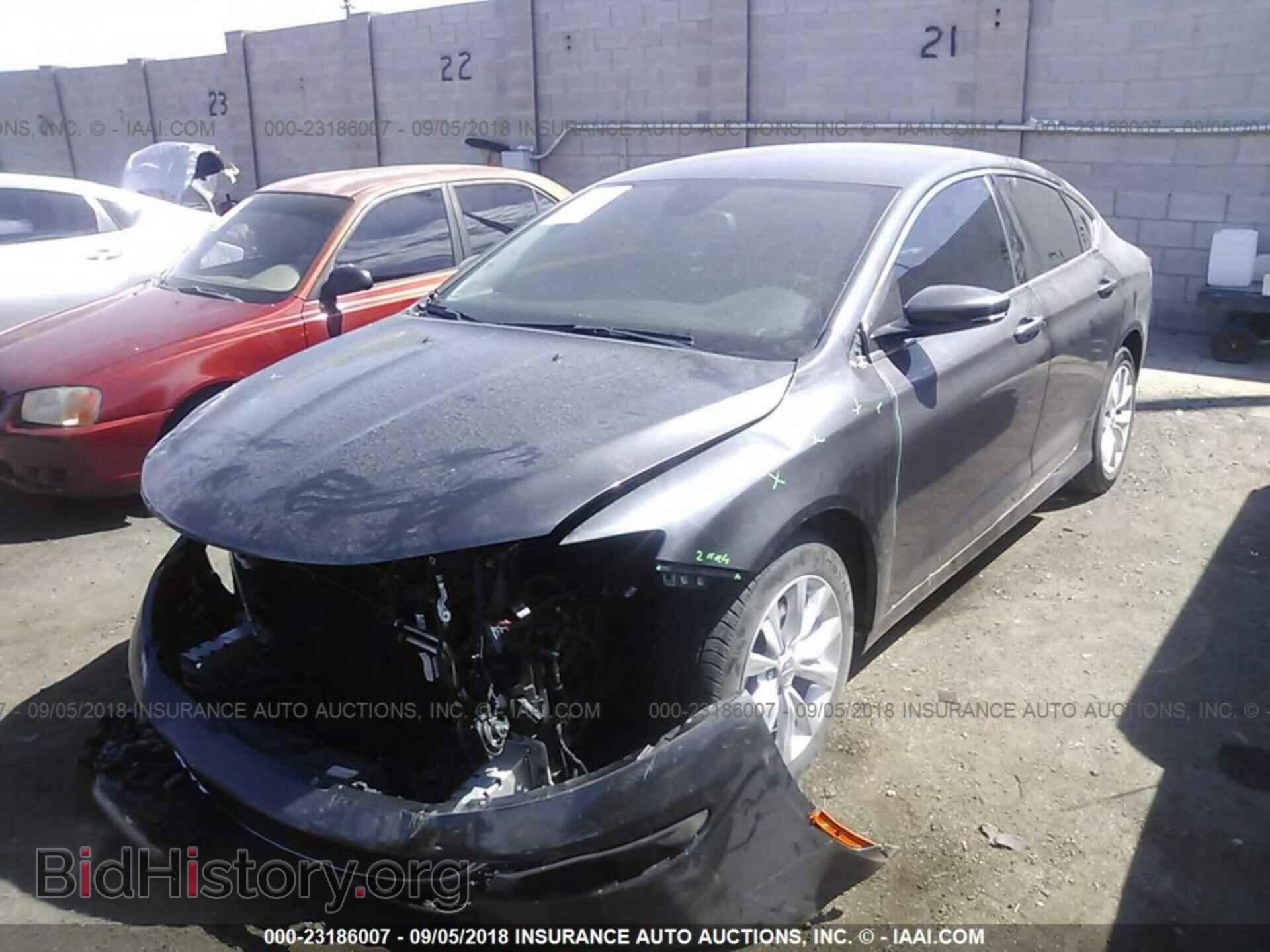 2015 Chrysler 200 - VIN: 1C3CCCCB8FN618914 - Photo 2