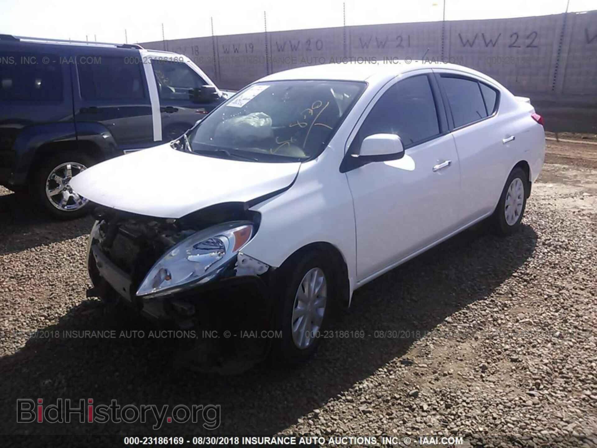 2014 Nissan Versa - VIN: 3N1CN7AP8EL868408 - Фото 2