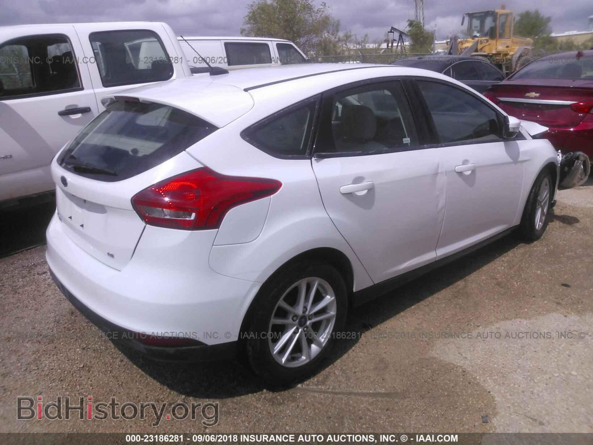 2017 Ford Focus - VIN: 1FADP3K20HL246995 - Фото 4