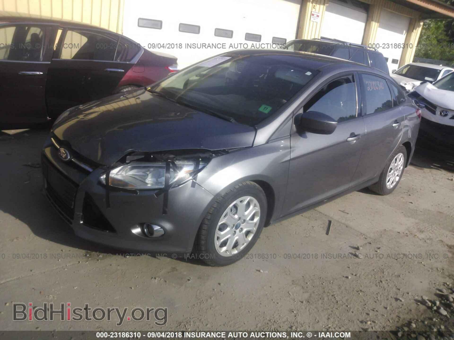 2012 Ford Focus - VIN: 1FAHP3F27CL317677 - Photo 2
