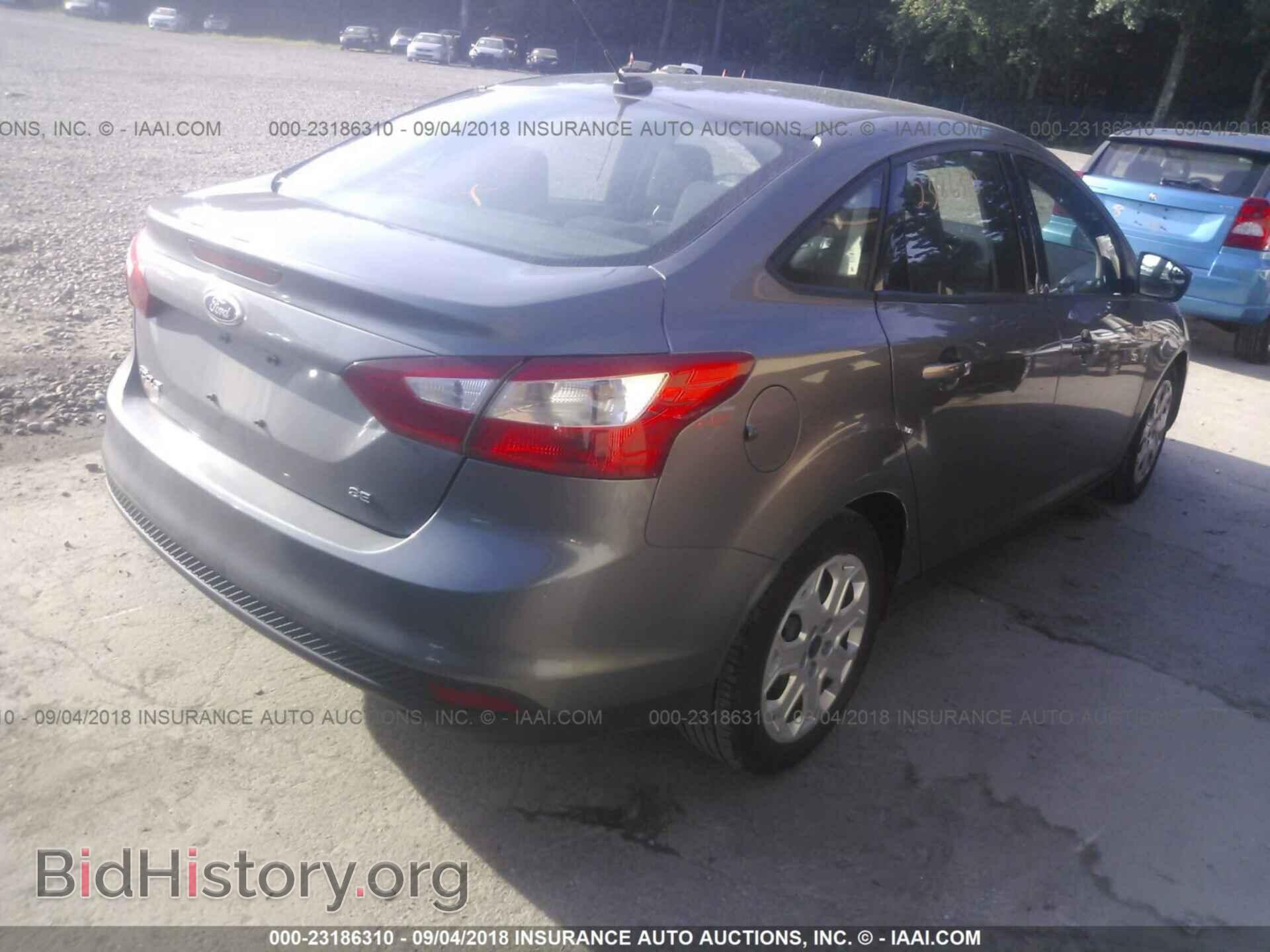 2012 Ford Focus - VIN: 1FAHP3F27CL317677 - Photo 4