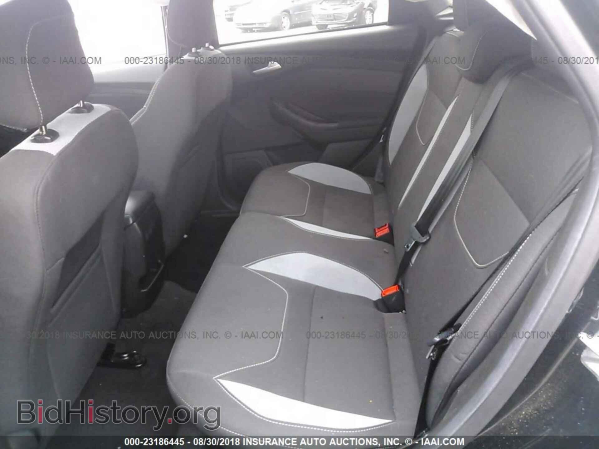 2016 Ford Focus - VIN: 1FADP3L98GL336163 - Photo 8