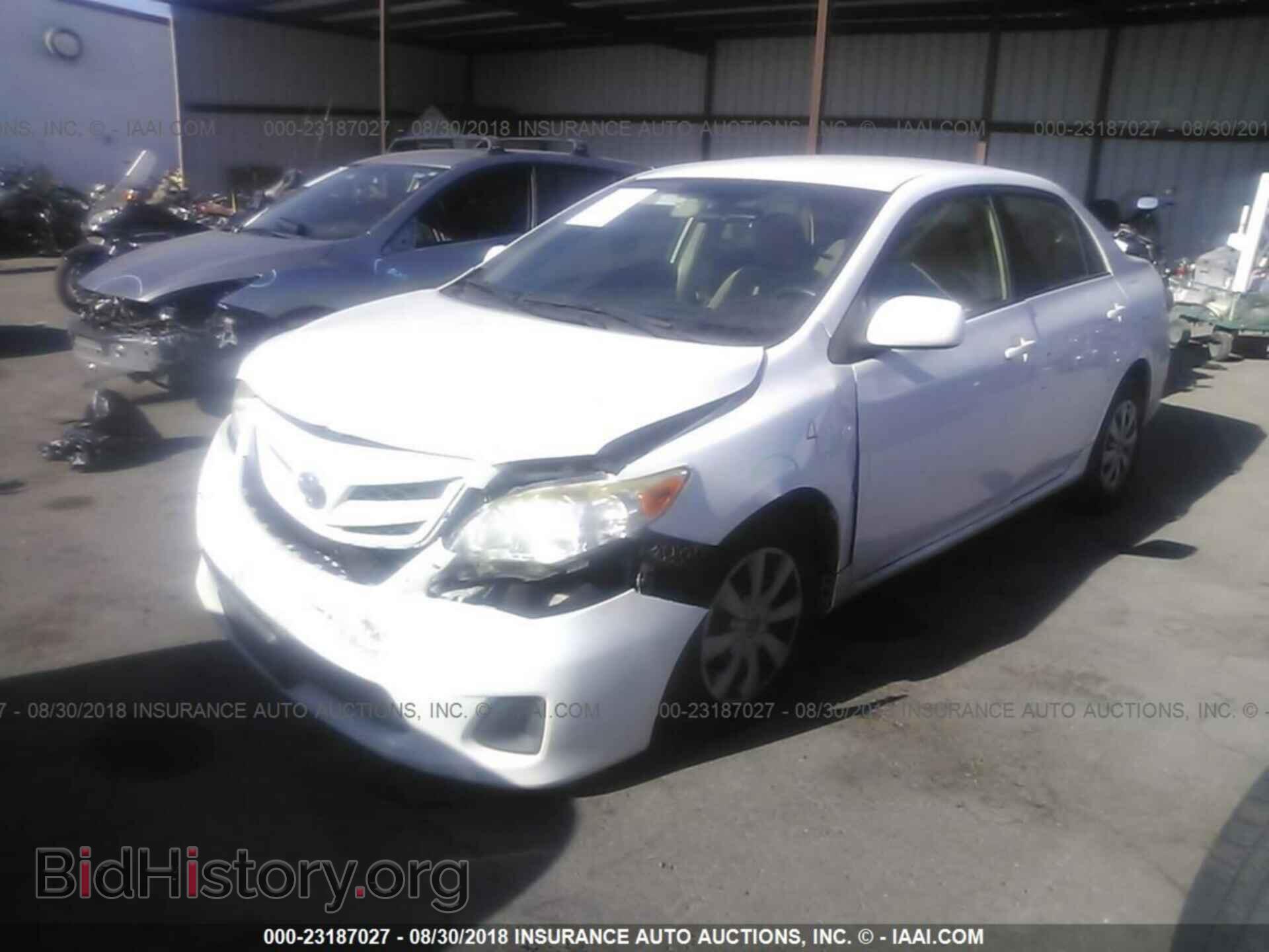 2011 Toyota Corolla - VIN: JTDBU4EE4B9165881 - Фото 2