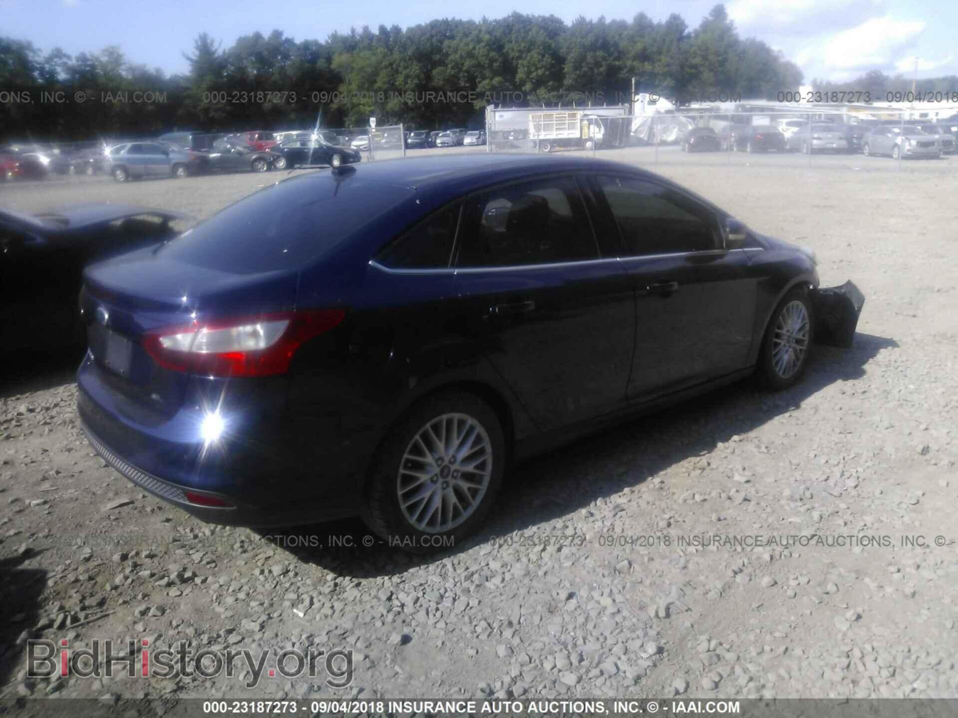 2012 Ford Focus - VIN: 1FAHP3H26CL121260 - Photo 4